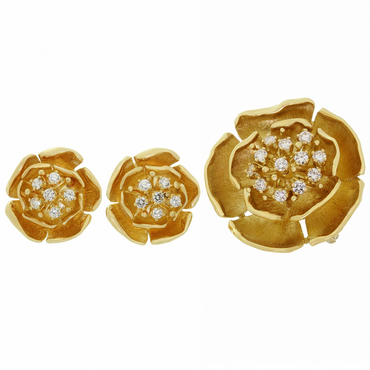 Piaget Diamond Yellow Gold Flower Earrings and Brooch Pendant Set For Sale