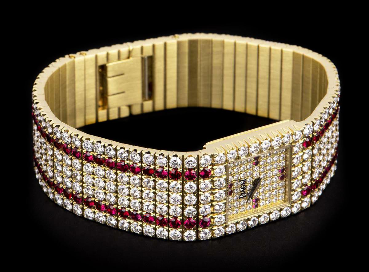 Reloj de pulsera de cuarzo Piaget engastado con diamantes y rubíes Corte redondo en venta