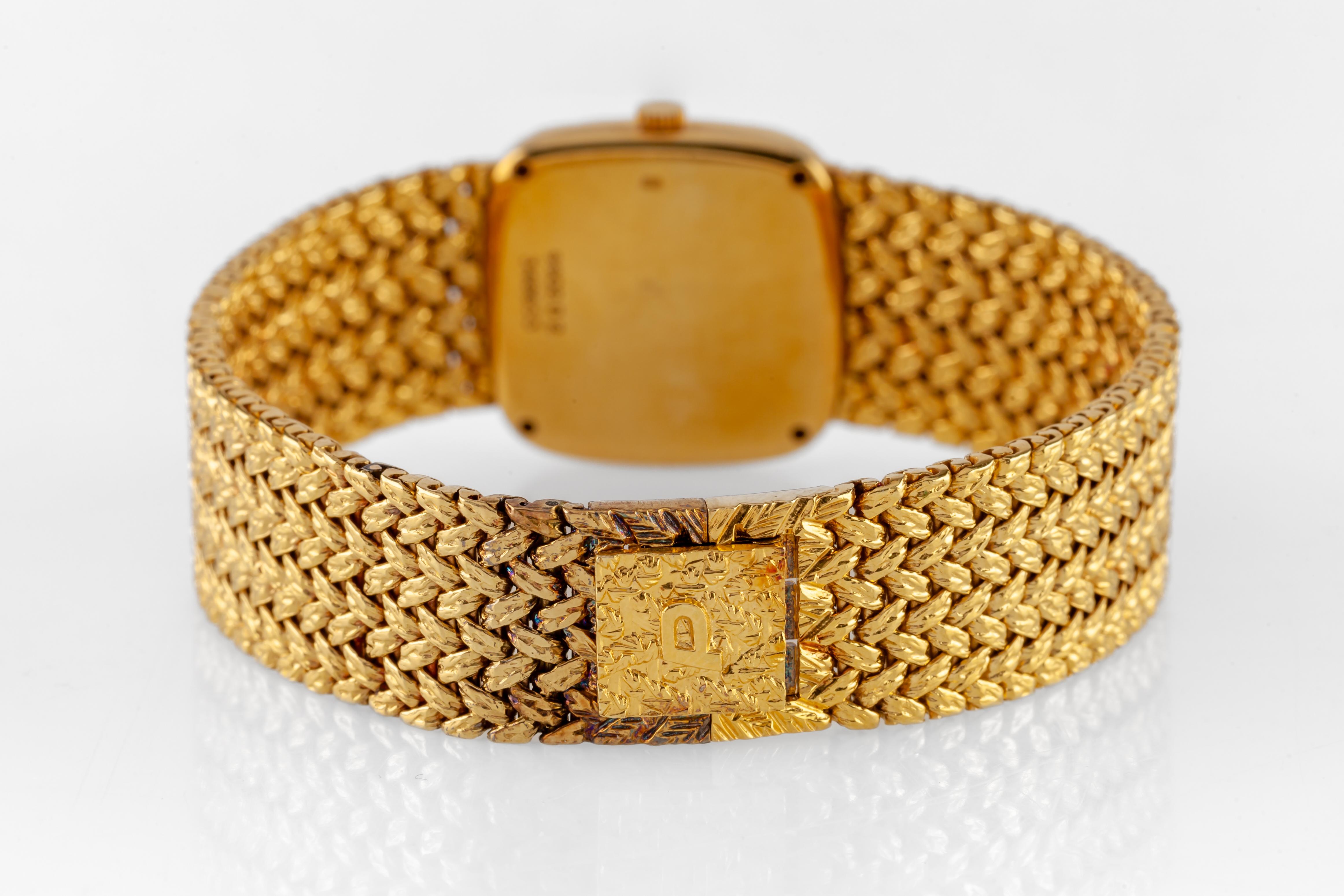 Piaget Ladies 18k Gold Wristwatch, Onyx Dial, 18 Jewel, Certificate, Ref. 9902D2 In Good Condition For Sale In Sherman Oaks, CA