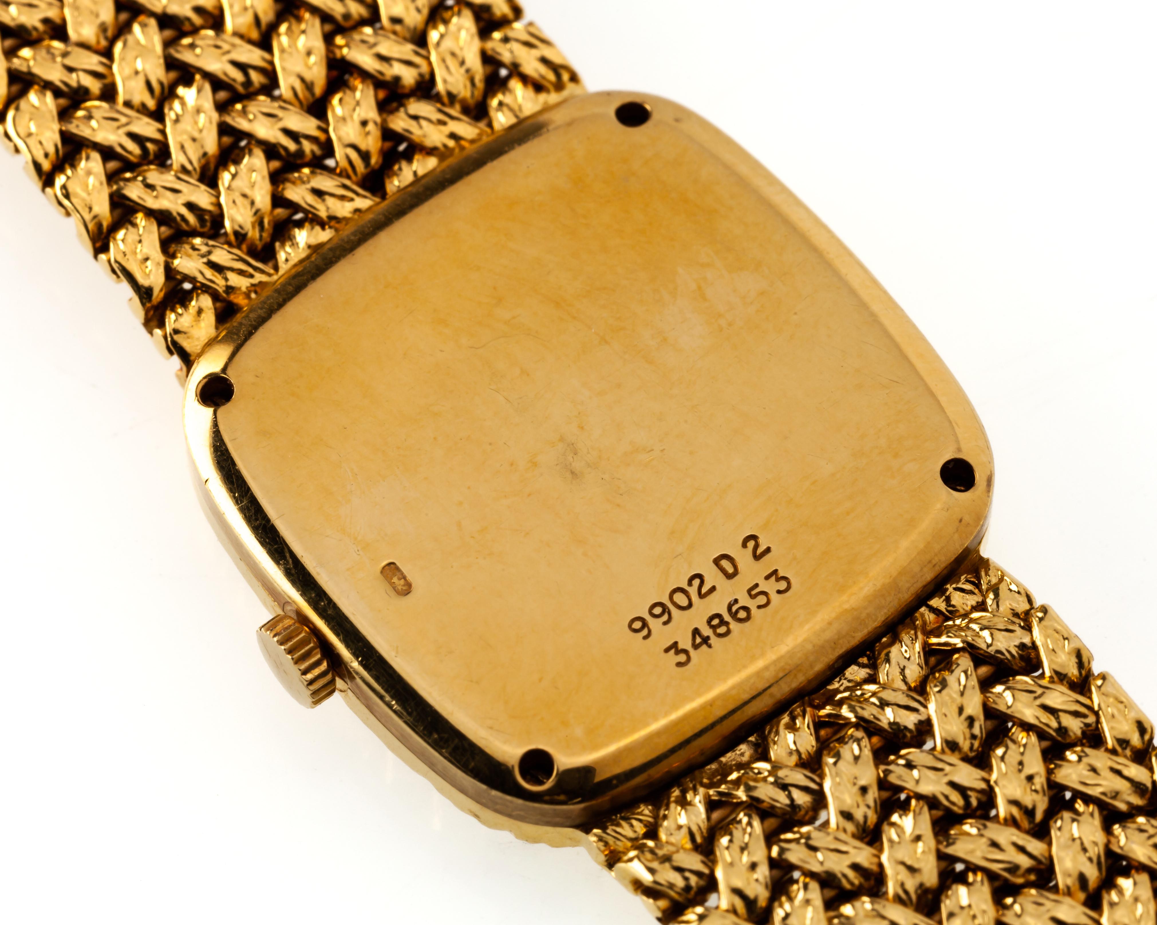 Women's Piaget Ladies 18k Gold Wristwatch, Onyx Dial, 18 Jewel, Certificate, Ref. 9902D2 For Sale