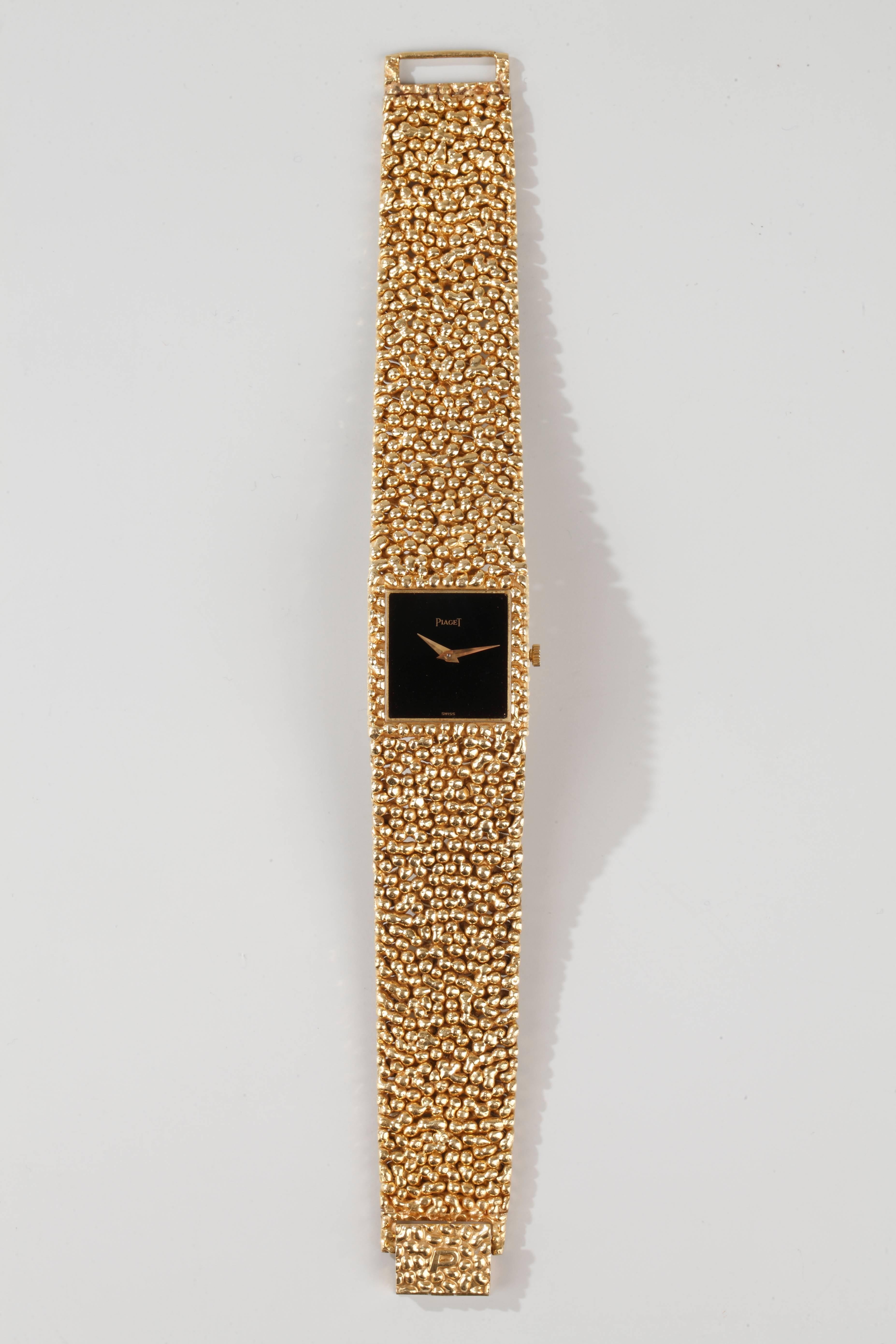 Piaget Ladies Yellow Gold Black Dial Mechanical Wristwatch In Excellent Condition For Sale In Paris, FR
