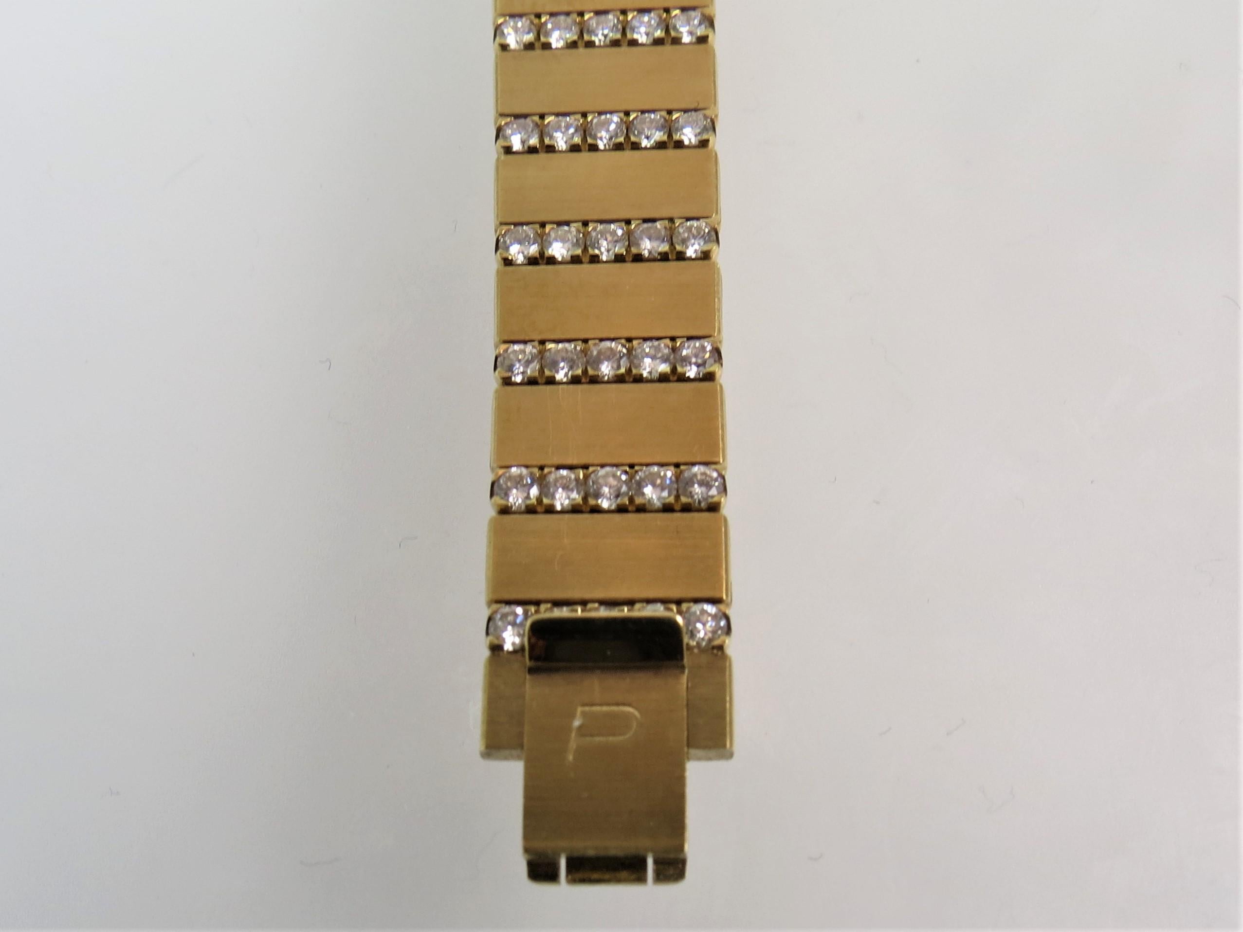 Taille ronde Piaget Montre-bracelet mini polo pour femmes en or jaune avec quartz et diamants en vente