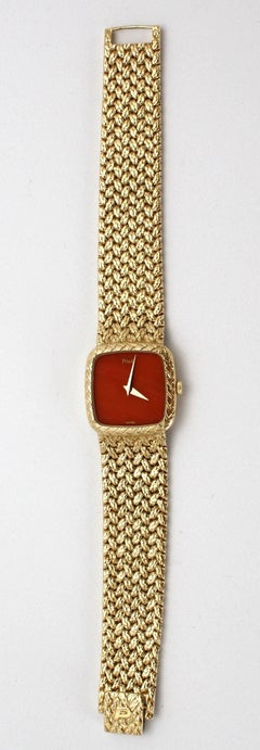 Piaget Damenarmbanduhr aus Gelbgold mit facettiertem Korallenkristall
