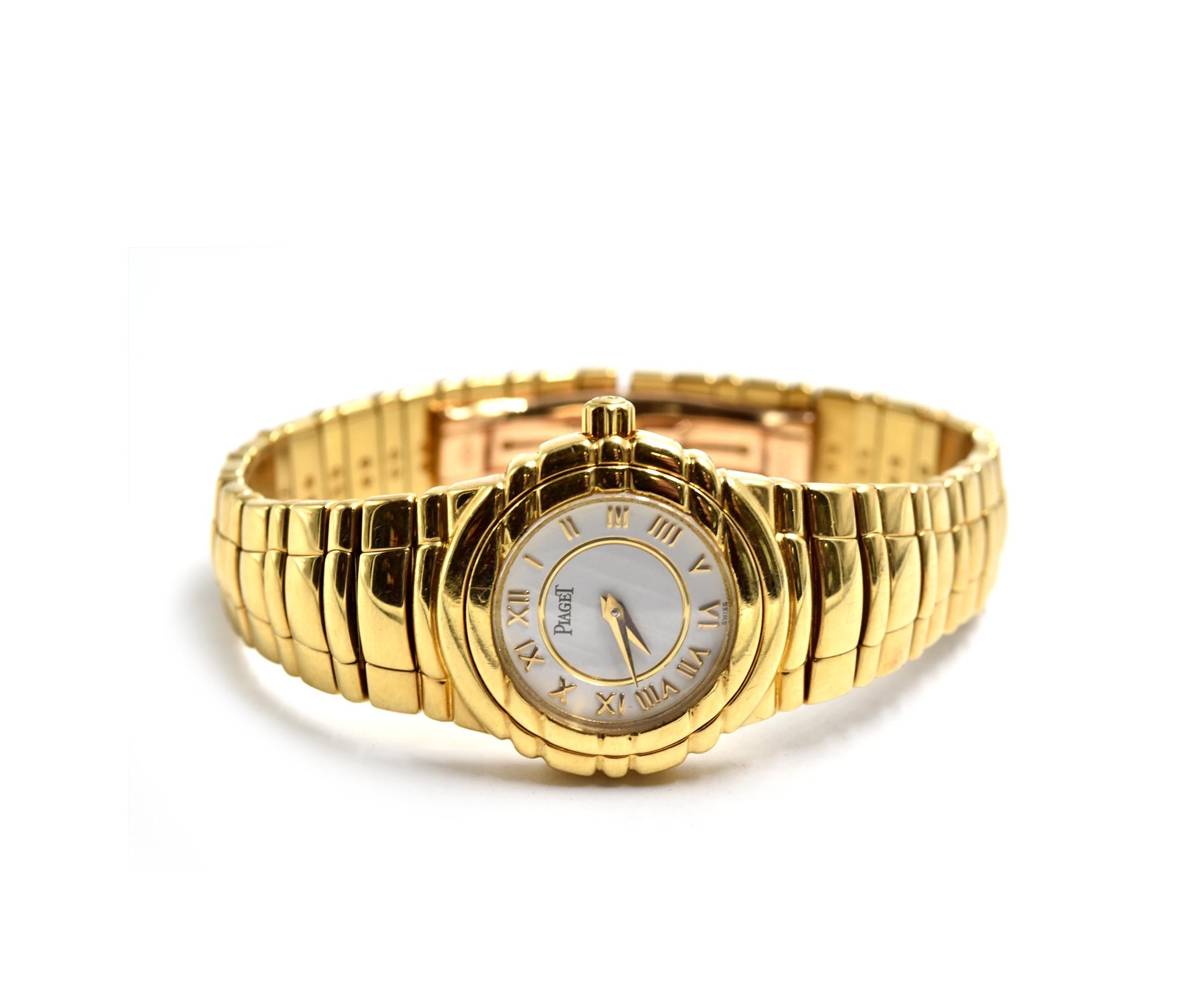 Movement: quartz
Function: hours, minutes
Case: round 25mm 18k yellow gold case with fixed bezel, sapphire crystal, pull/push crown, water resistant
Dial: white roman numeral dial, gold roman numerals, gold hands
Band: 18k yellow gold link bracelet