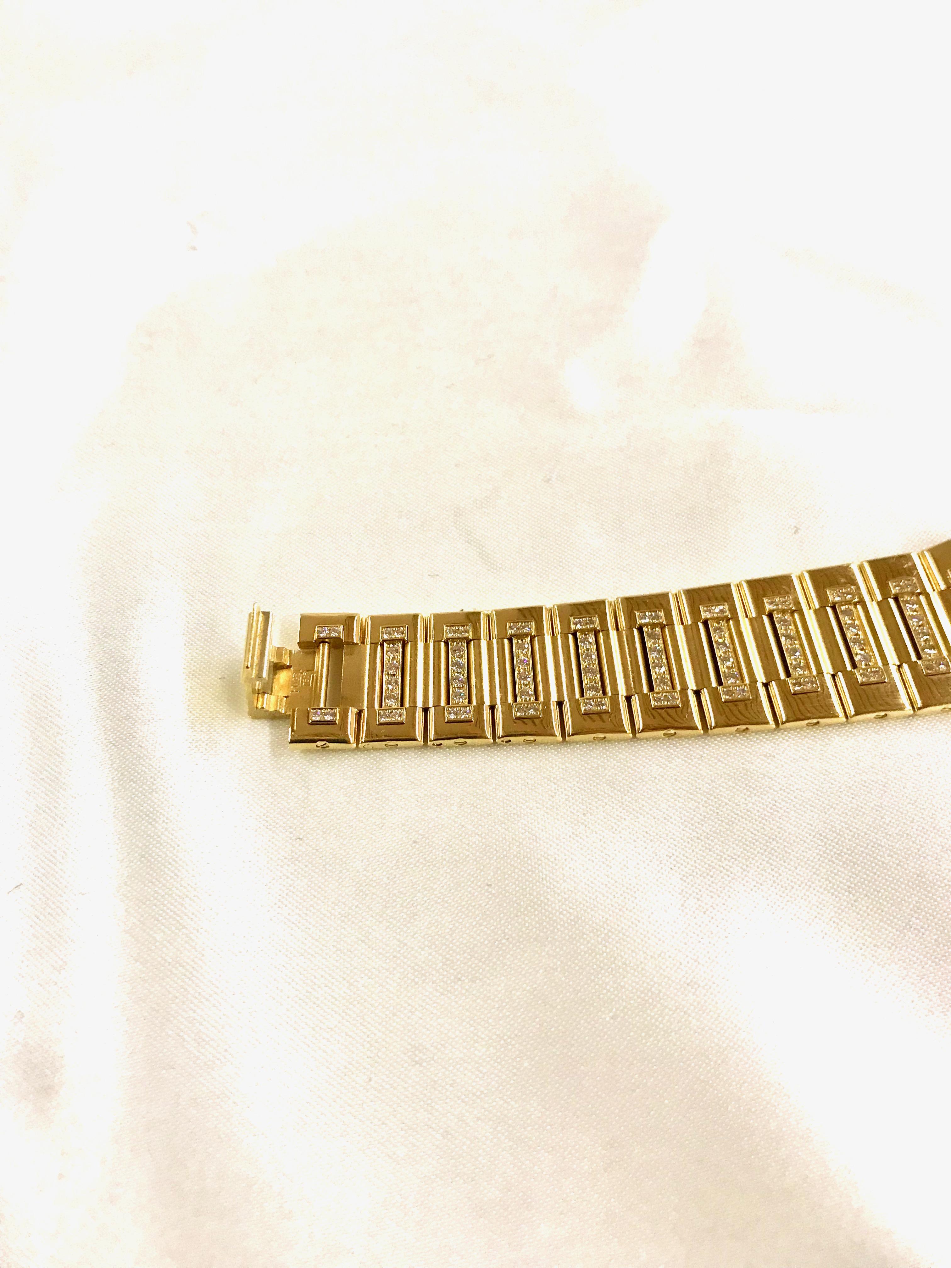 PIAGET Lady's Wristwatch in 18K Gold paved with Diamonds In Good Condition For Sale In Paris, FR
