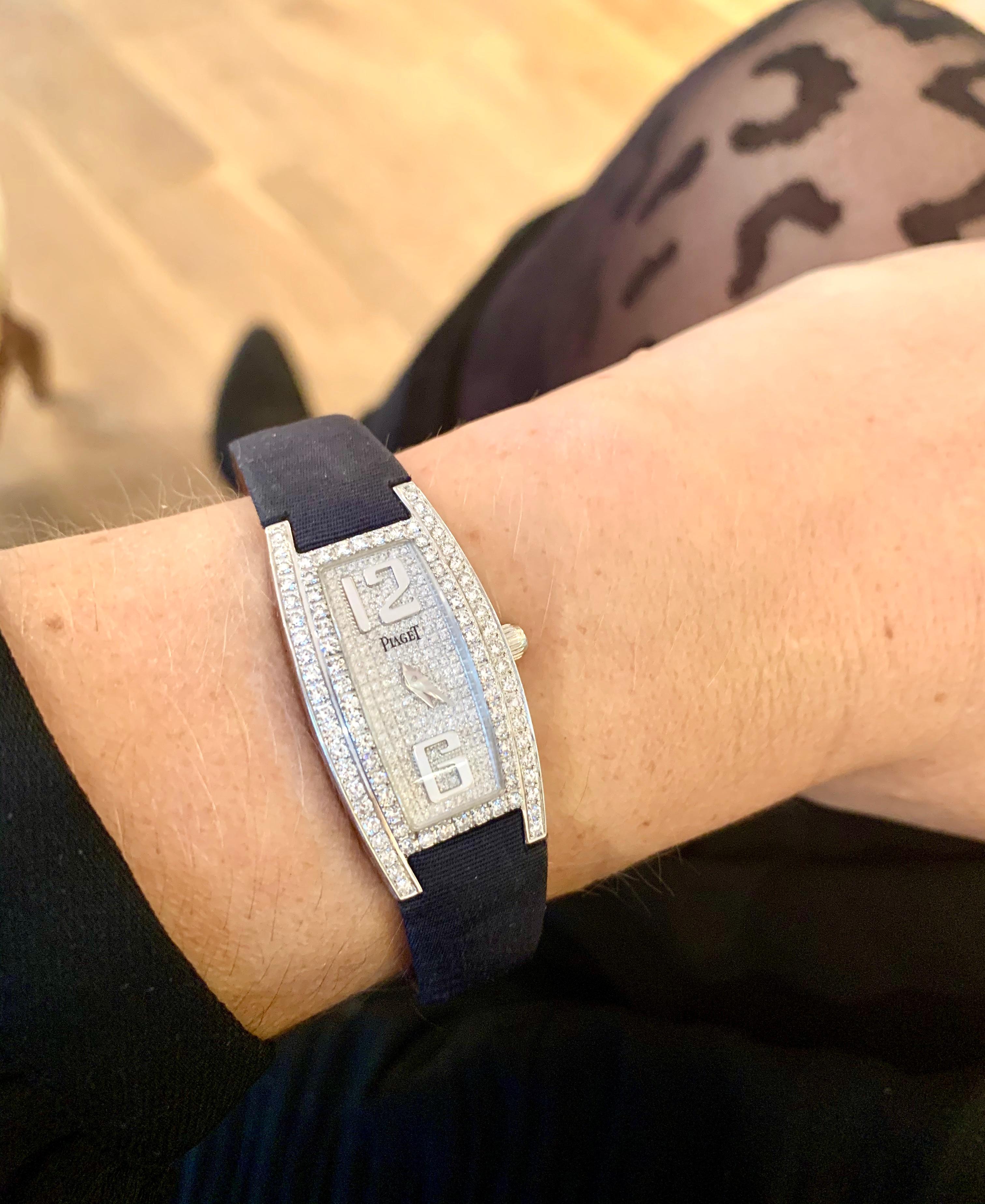 Piaget Limelight Tonneau 18 Karat Gold Paved Diamond Dial Ladies Wristwatch In Excellent Condition In Paris, FR
