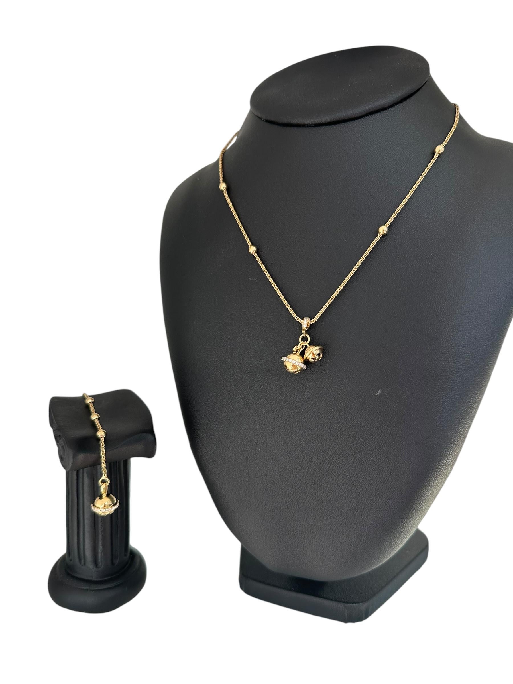 Measurements:
Chain length : 41.5cm and 43.5cm
Pendant 1 : diameter : 1cm
Pendant 2 diameter : 0.7cm
Pendant length : 2.5cm
Weight : 12gr

Bracelet length : 17.5cm
Pendant length : 1.4cm
Pendant diameter : 1cm
Weight : 7.5gr

Diamonds : E-F VVS