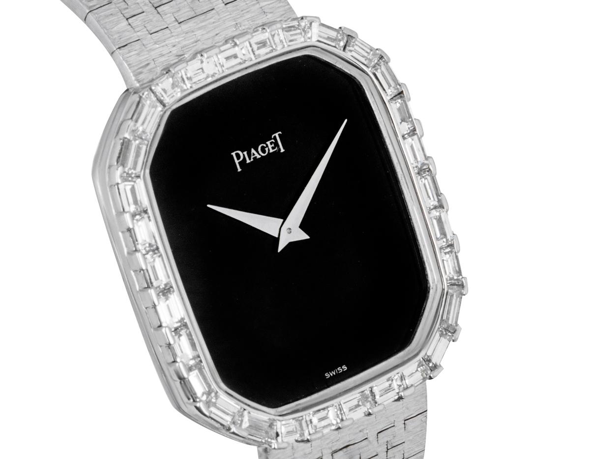 Piaget Achteckiges Etui aus Weißgold mit Onyx-Zifferblatt und Baguette-Diamant-Lünette 97910 A 6 im Zustand „Hervorragend“ im Angebot in Mayfair, London, London