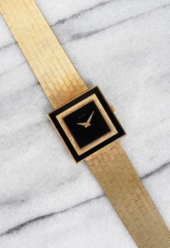 Piaget Onyx & Hobnail Watch in 18K Yellow Gold, 1980s