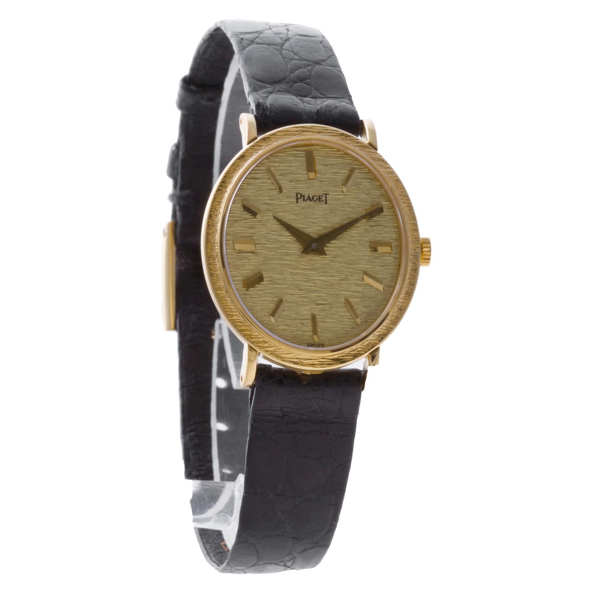 Piaget Oval 17mm Ref.  9821 Ladies watch in 18k yellow gold In Excellent Condition In Surfside, FL