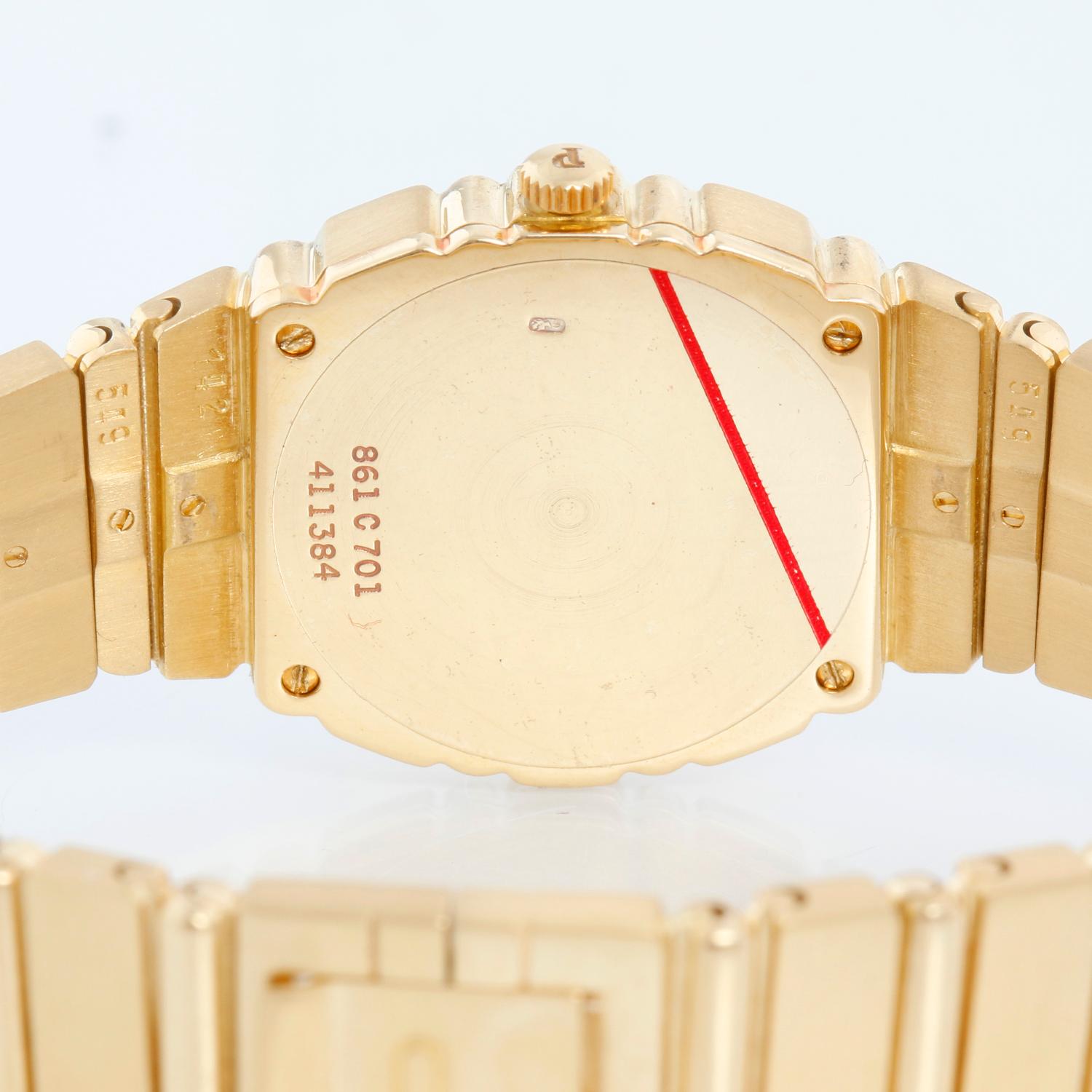 Piaget Polo 18K Yellow Gold Ladies Lapis Lazuli Watch 861 C 701 In Excellent Condition For Sale In Dallas, TX