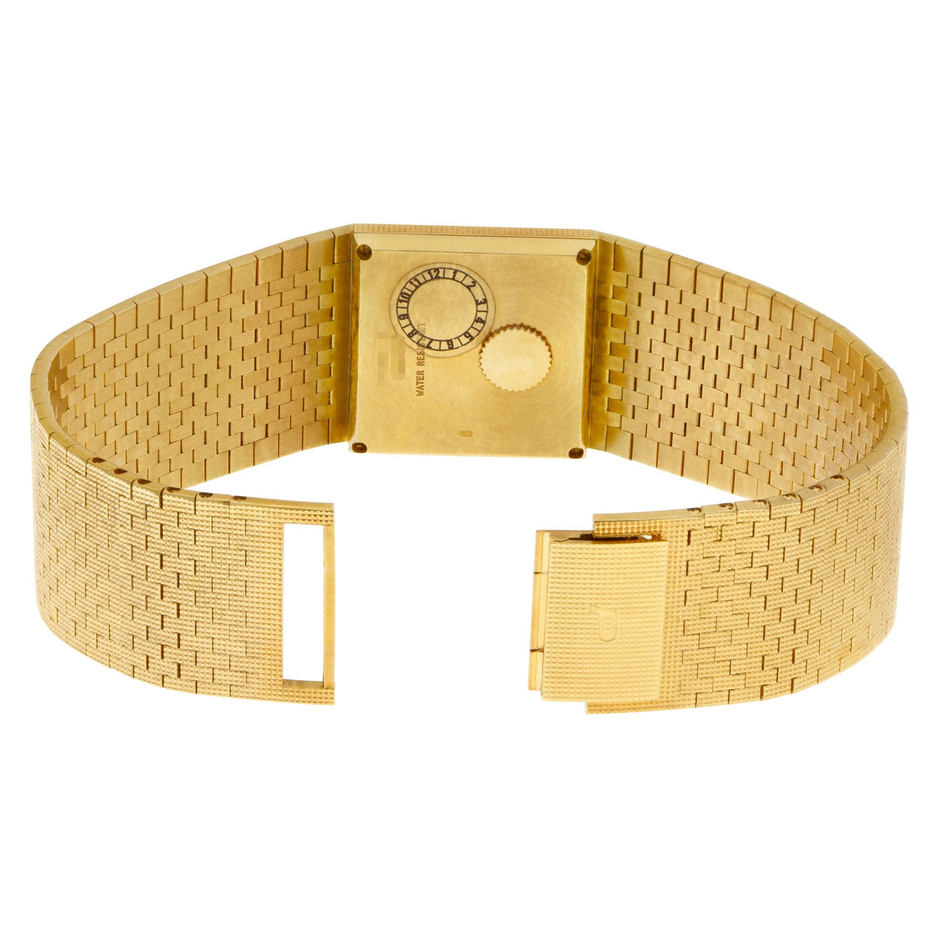 Women's or Men's Piaget Polo in 18k Yellow Gold with an Integrated Mesh Bracelet Wristwatch