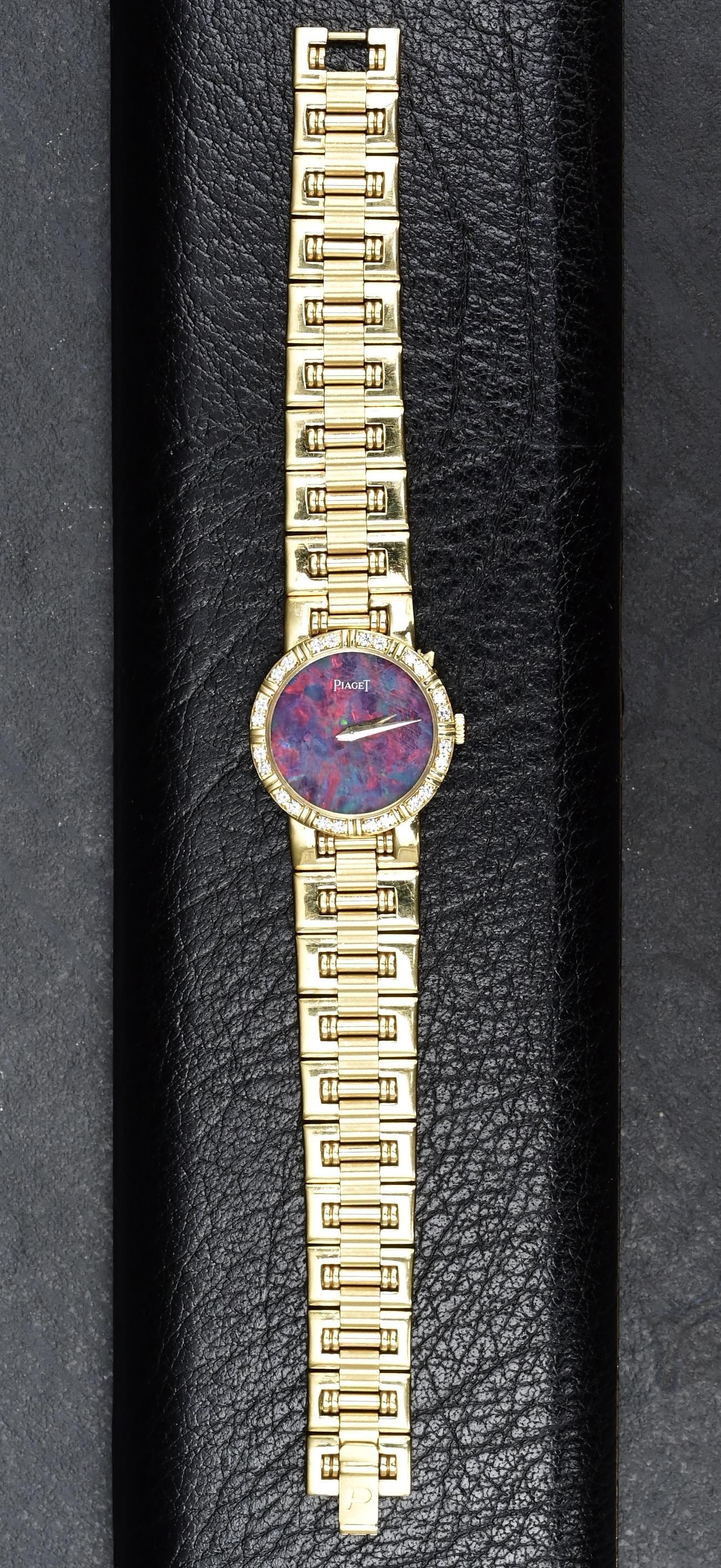 Piaget Polo 80564 K81 Ladies Quartz Watch in 18K Gold with Opal Dial 10