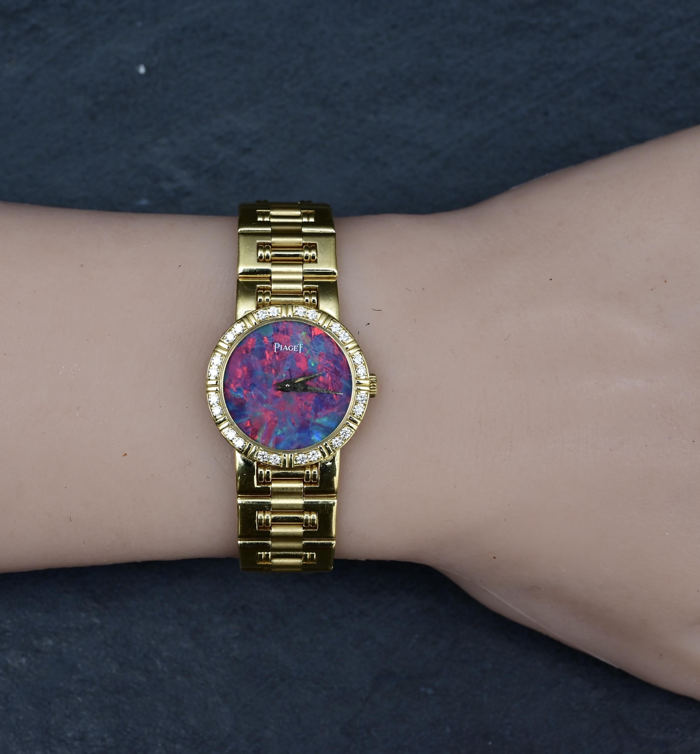 Piaget Polo 80564 K81 Ladies Quartz Watch in 18K Gold with Opal Dial In Good Condition In Media, PA