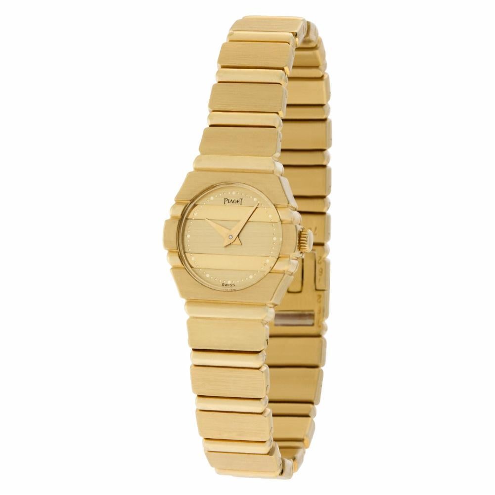 Classic and elegant ladies Piaget Polo small watch in 18k yellow gold. Quartz. Ref 841 C701. Fits 6 inches wrist. Circa 2000s. Fine Pre-owned Piaget Watch. Certified preowned Piaget Polo 841 C701 watch is made out of yellow gold on a 18k bracelet