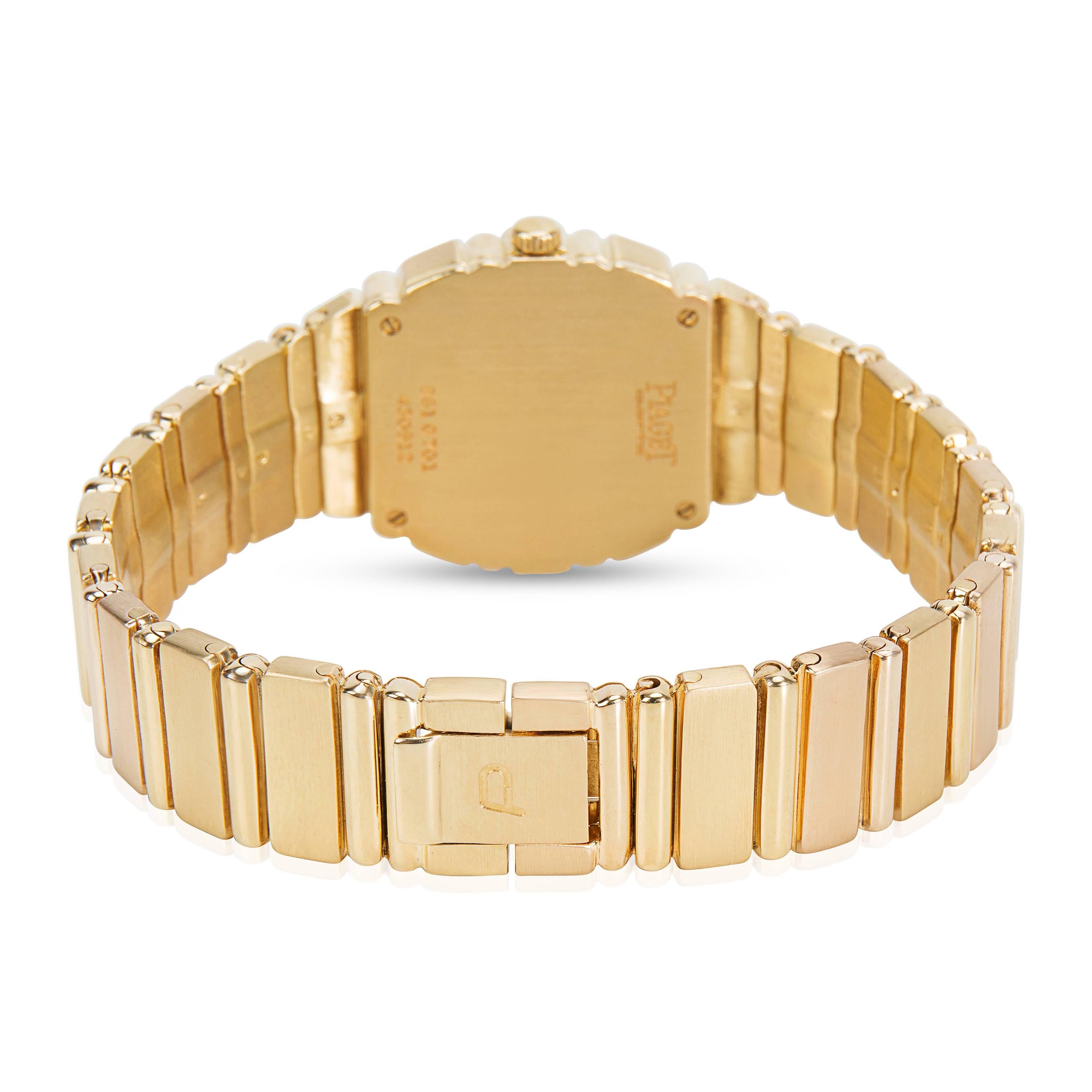 Piaget Polo 861 C 701 Women's Watch Mother of Pearl Dial in 18K Yellow Gold In Excellent Condition In New York, NY