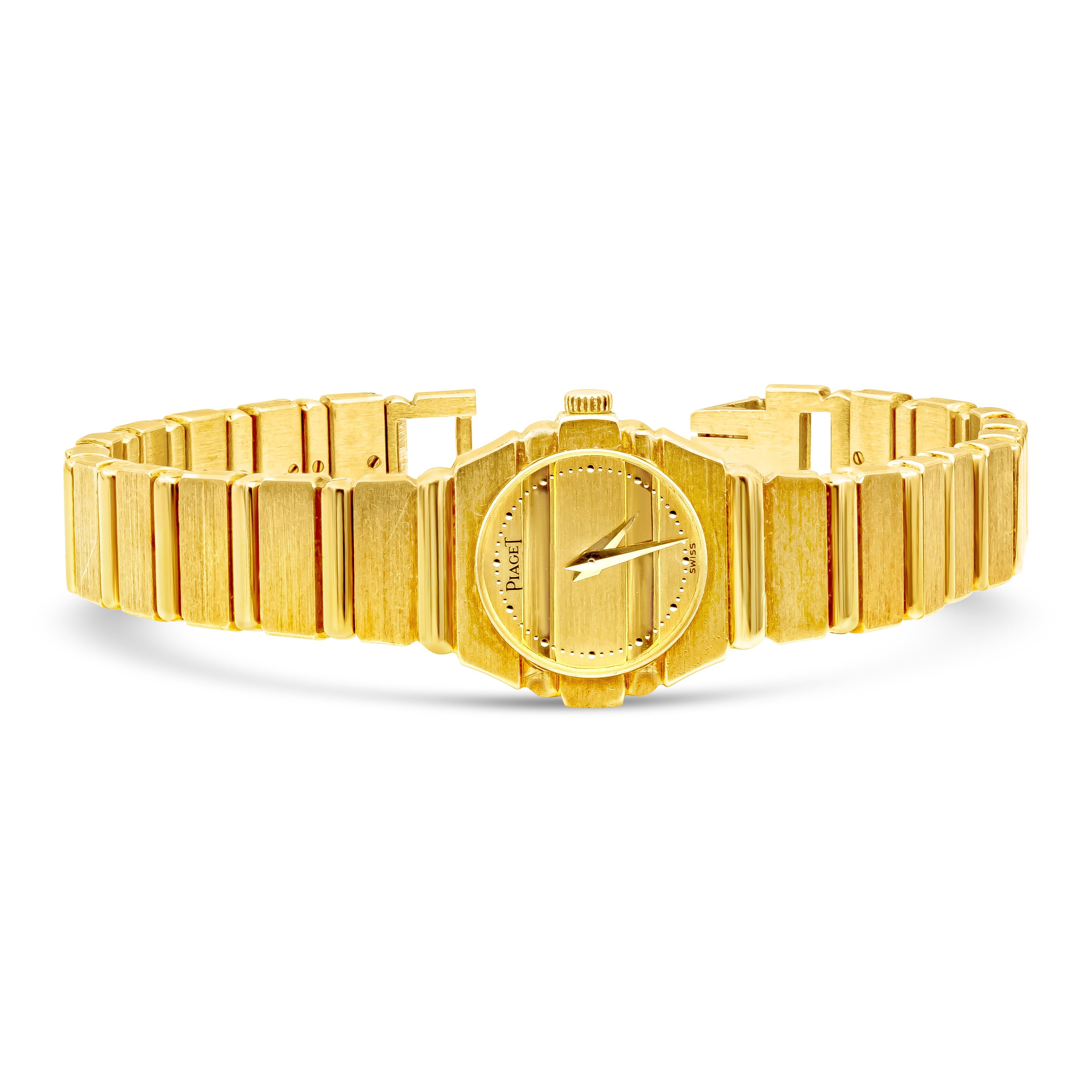 Une montre classique pour femme créée par Piaget dans la collection Polo, en or jaune 18 carats, avec un boîtier de 23,3 mm. Cette montre des années 1980 mesure 6,25 pouces de long. 

Mouvement : Quartz
Métal : or jaune 18K
Taille du boîtier : 23,3