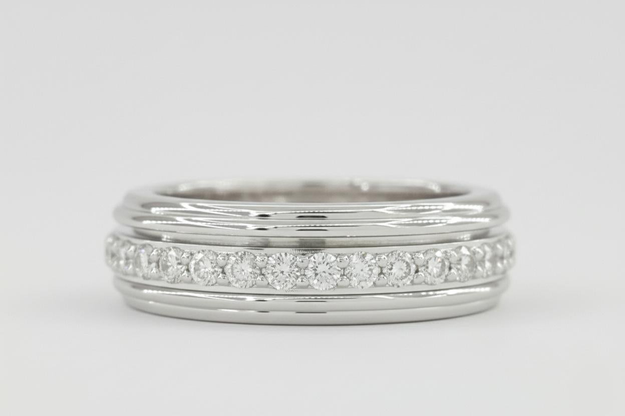 Piaget Besitz 0,72 ct Runde Brillantschliff Diamant 18k Weißgold Vollkreis / Ewigkeit / Hochzeit Band / Jahrestag Ring.
Der Ring wiegt 6,9 Gramm, Größe 6,5, 5,6 mm breit, 2,2 mm dick, es gibt 36 natürliche Diamanten mit rundem Brillantschliff mit