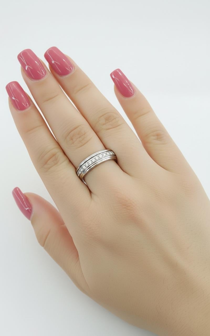 Piaget Possession 0,72 Karat runder Diamant im Brillantschliff 18k Weißgold Vollkreis (Rundschliff) im Angebot