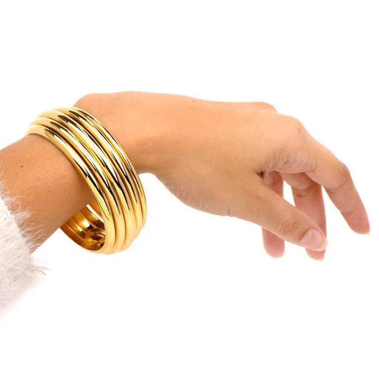 Piaget Possession Bracelet jonc tourbillonnant en or jaune 18 carats En  vente sur 1stDibs