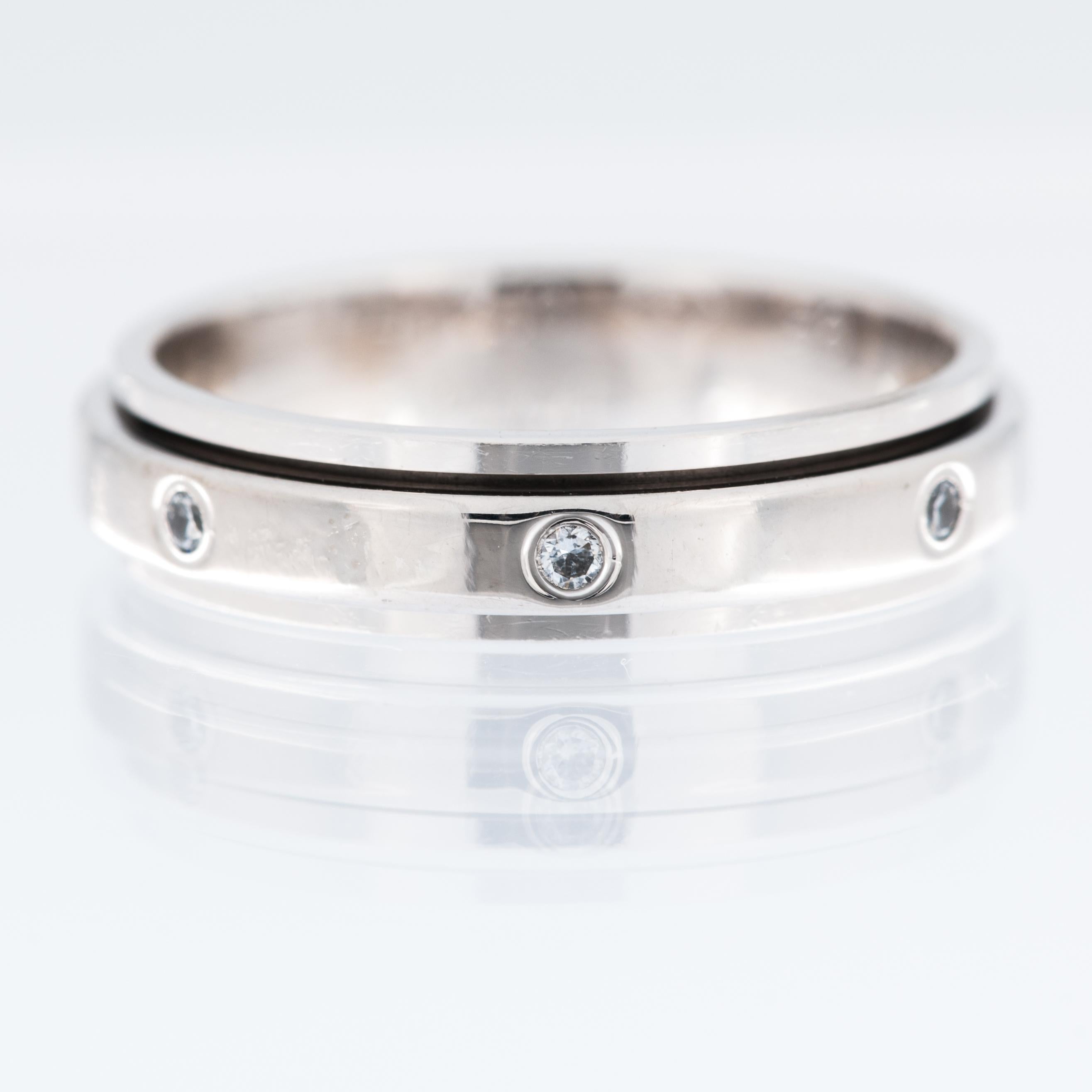Piaget Possession Band Ring White Gold with Diamonds In Good Condition For Sale In Esch-Sur-Alzette, LU