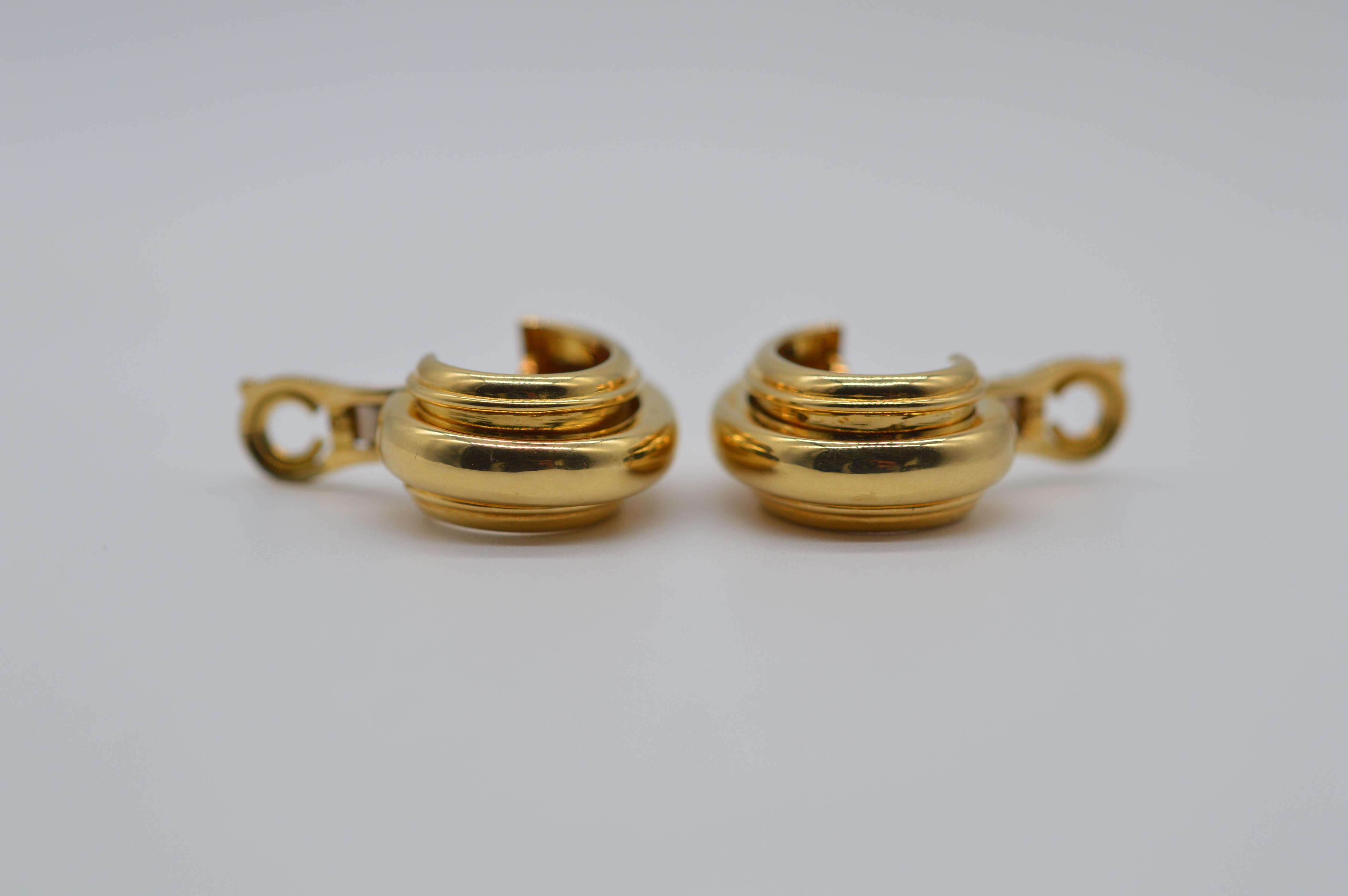 Piaget Possession Earrings in 18K Yellow Gold Unworn For Sale 1
