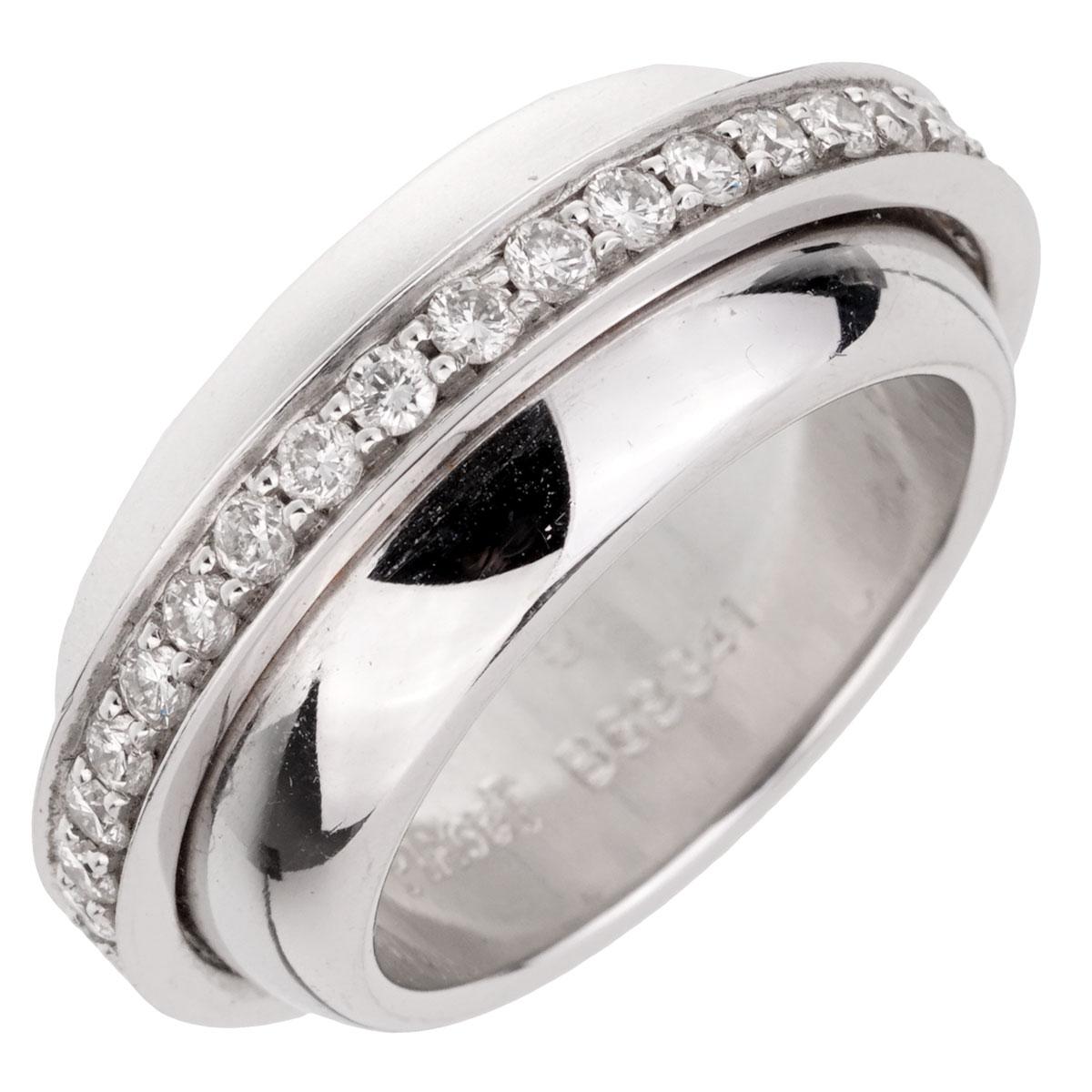 A fabulous Piaget Possession diamond ring adorned with 22 of the finest round brilliant cut diamonds set on the upper layer in 18k white gold. The ring measures a size 5 1/2

Sku: 1925