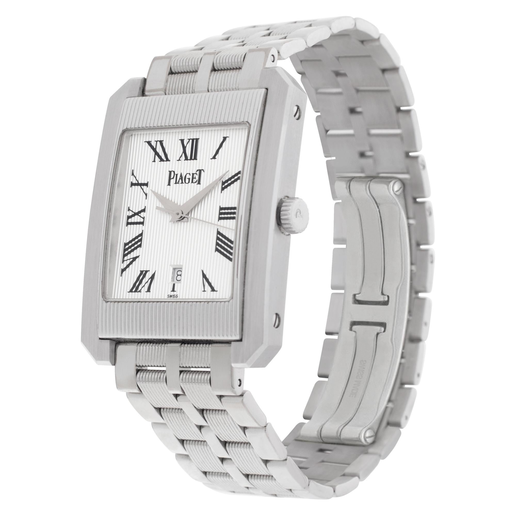 Piaget Protocol XL aus 18 Karat Weißgold. Auto mit Sekundenzeiger und Datum. 31,5 mm x 34 mm Gehäusegröße. Passend für 7,25 Zoll. Box und Broschüren. Ref 26100. Um die 2000er Jahre. Schöne Piaget Uhr aus Vorbesitz.

Certified preowned Dress Piaget