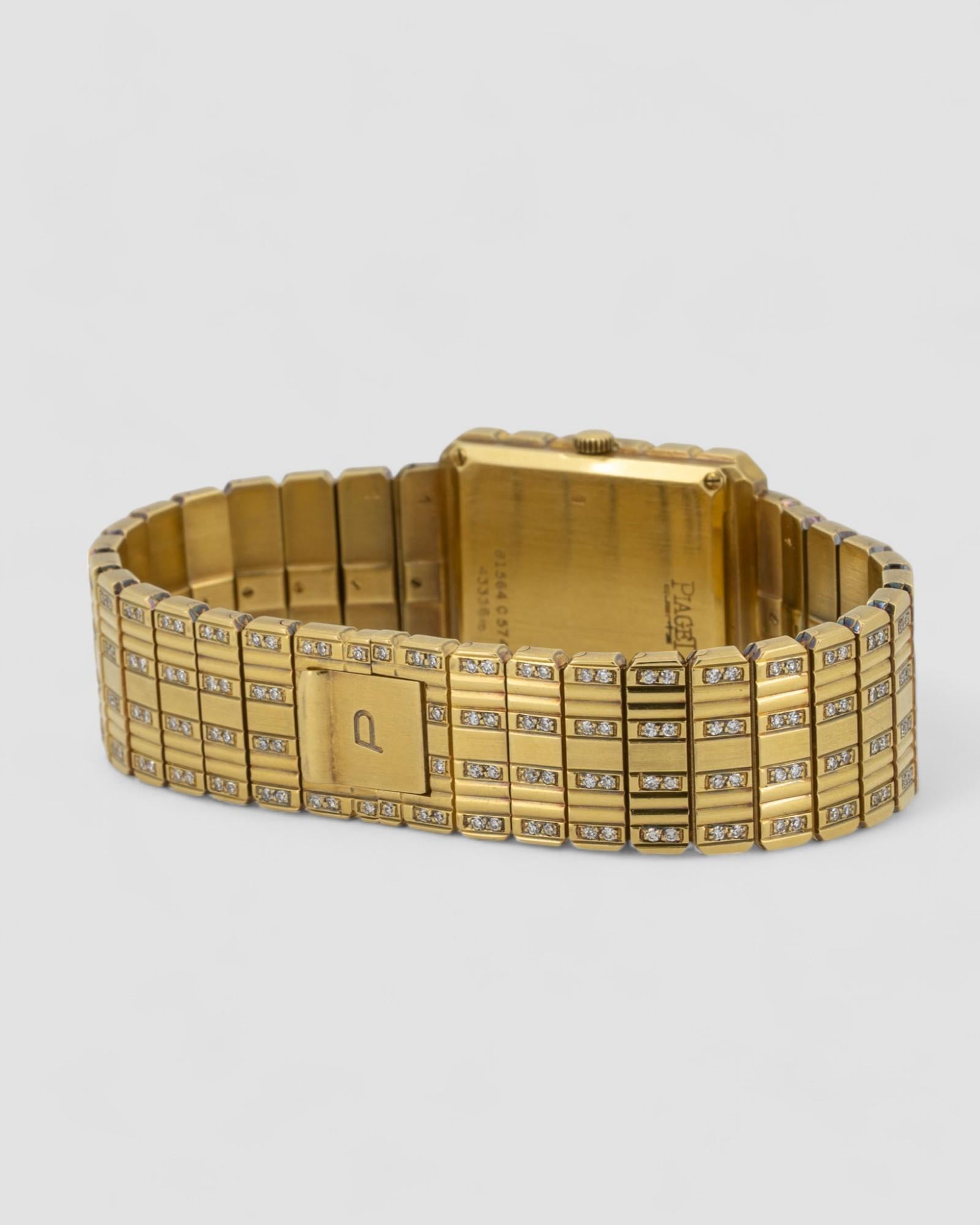 Piaget Protocole 81564 Diamant Nacre Or jaune 18k 1980

SKU 1413

Cette Piaget Protocole Ref. 81564 C574 des années 1980 est une magnifique expression de l'âge d'or de l'horlogerie joaillière de Piaget - une époque où le design, l'art et la