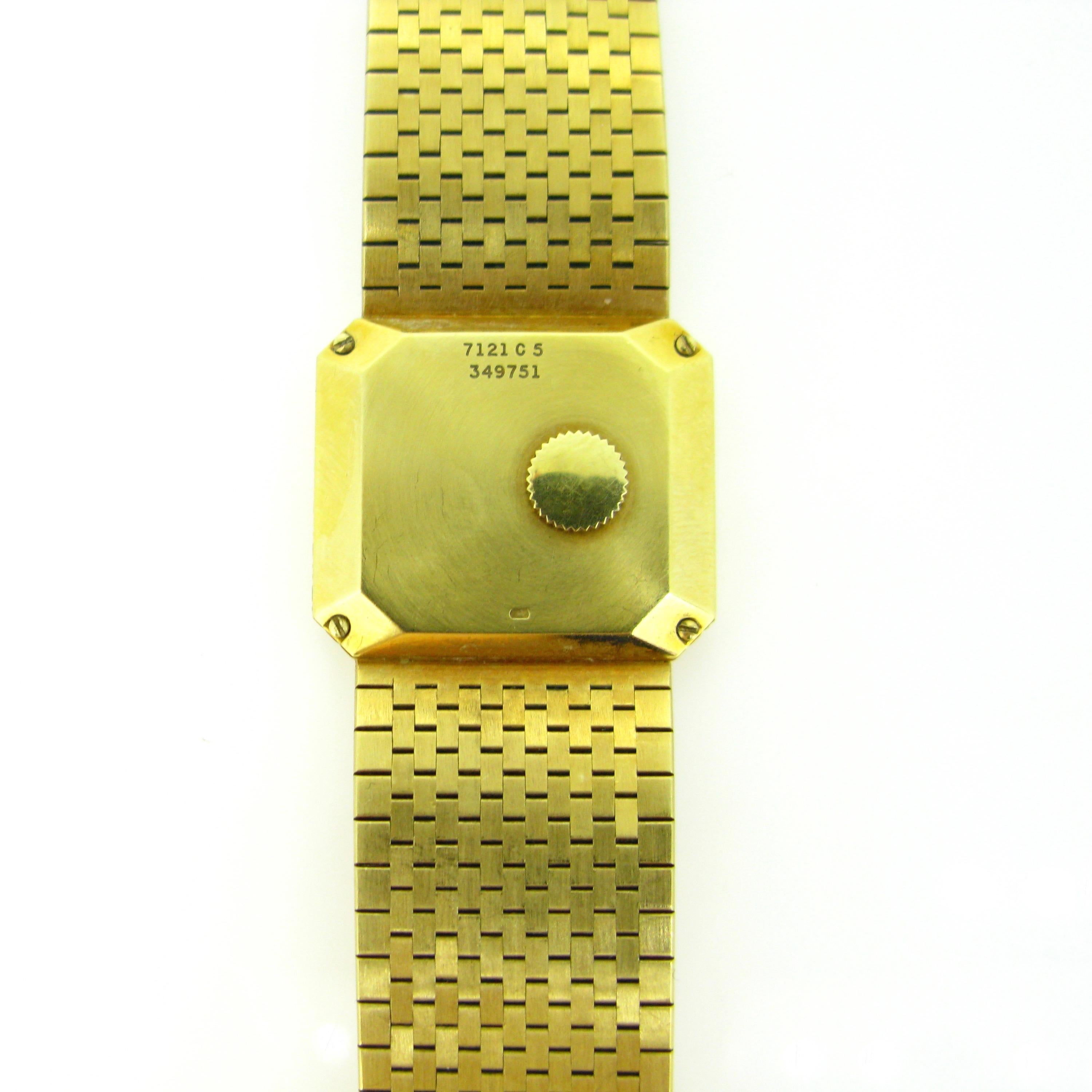 Piaget 1970s Yellow Gold Vintage Wristwatch In Excellent Condition In London, GB