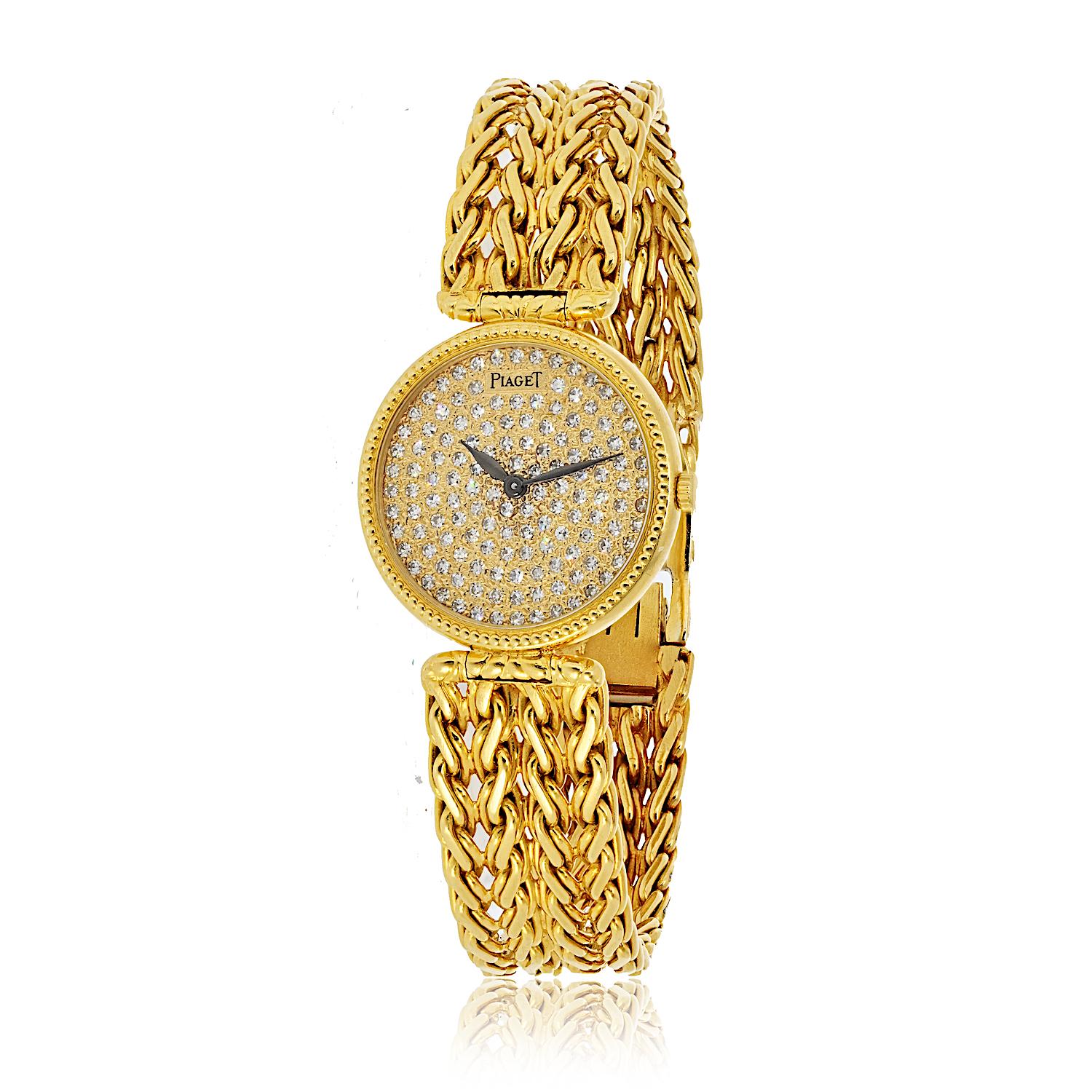 Piaget Orologio Ultra-Slim a carica manuale in oro giallo 18 carati Ref. 2231N36 con scatola e documenti originali

Esempio raffinato della dedizione di Piaget all'eleganza senza tempo e all'eccellenza orologiera, questo orologio Piaget vintage