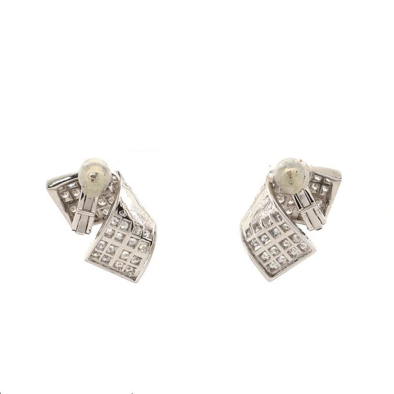 Piaget Stardust Earrings 18K White Gold and Diamonds In Good Condition For Sale In New York, NY