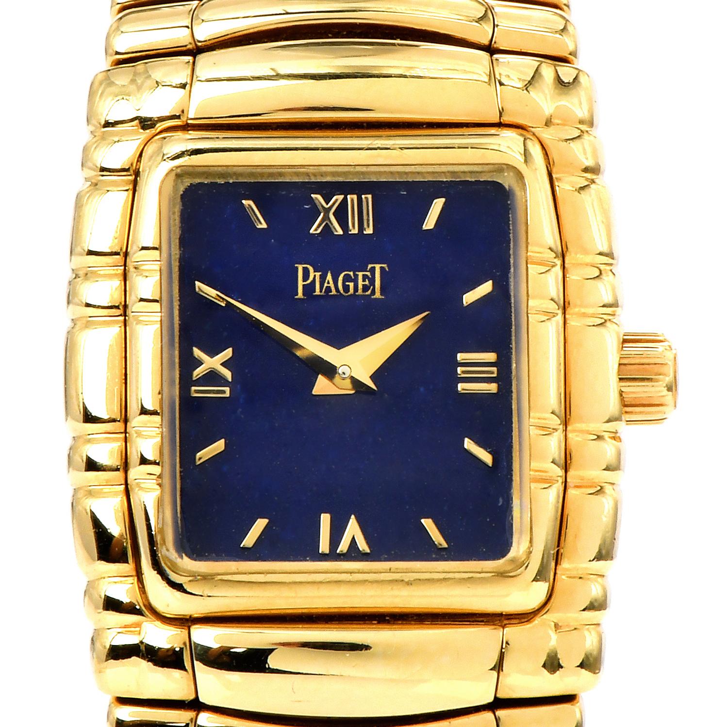 Piaget Tanagra, Ref. 16051 M 401 D.

Diese Uhr aus dem Jahr 1990 besteht aus massivem 18-karätigem Gelbgold und hat ein seltenes, echtes Lapis-Zifferblatt mit goldenen römischen Ziffern und Dauphine-Zeigern.

Diese Uhr ist ein Piaget