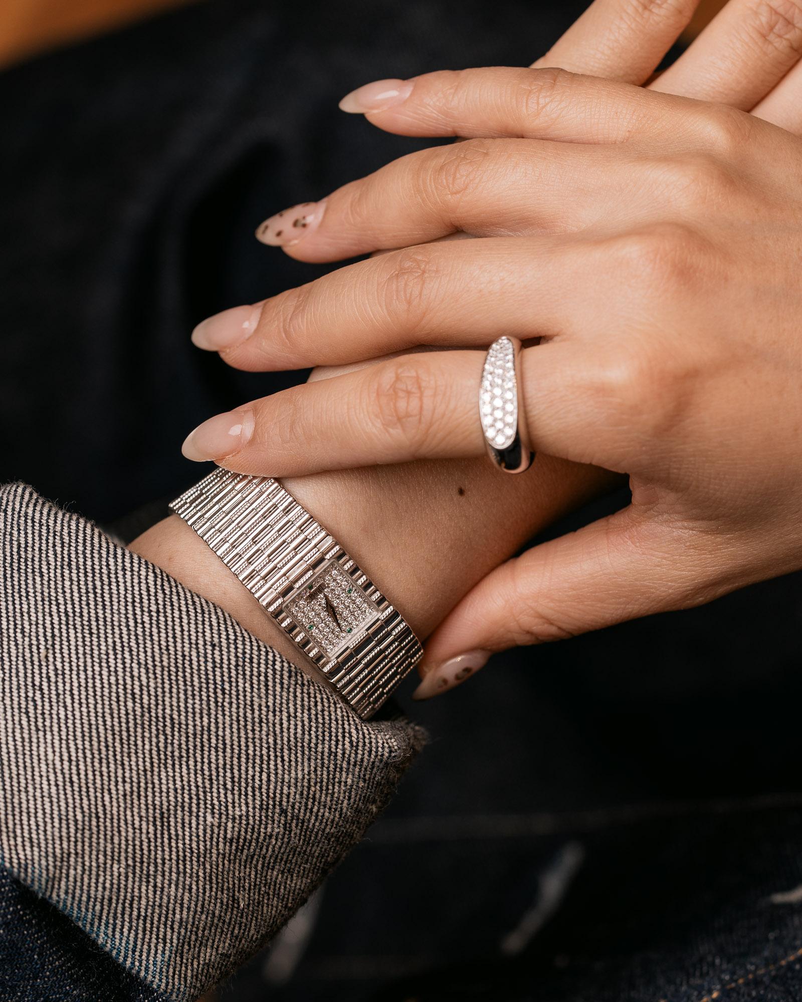 Piaget Traditional Ultra Thin 15301 G2 – Emeralds 
Pave Diamond Dial – 18k White Gold – Box 
Papers
SKU 1883

Classic Time Club is delighted to present this Piaget Traditional Ultra Thin 15301 G2, a stunning example of modern haute