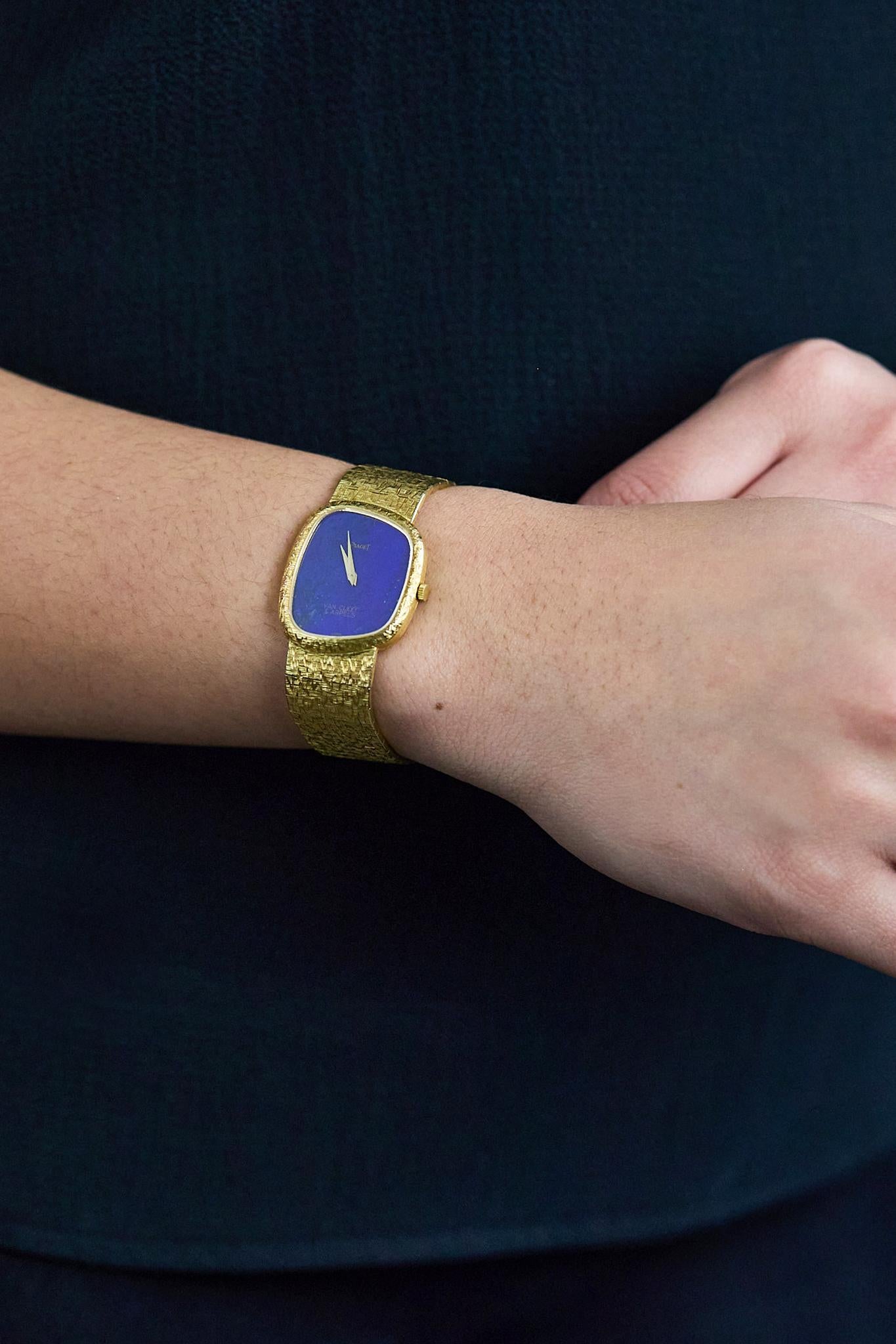 Piaget Van Cleef & Arpels Asymmetrical Lapis Lazuli 18K Yellow Gold Watch For Sale 2