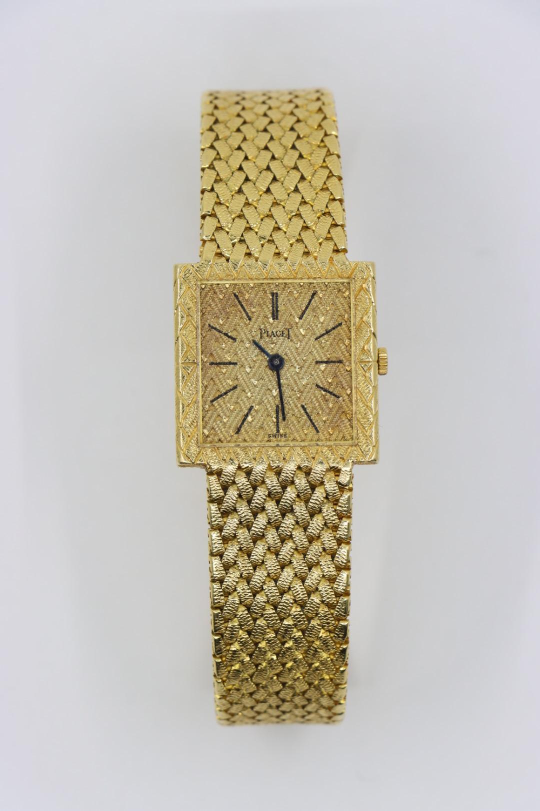 Piaget Vintage 18K Gold Unisex Watch In Good Condition For Sale In Flushing, NY
