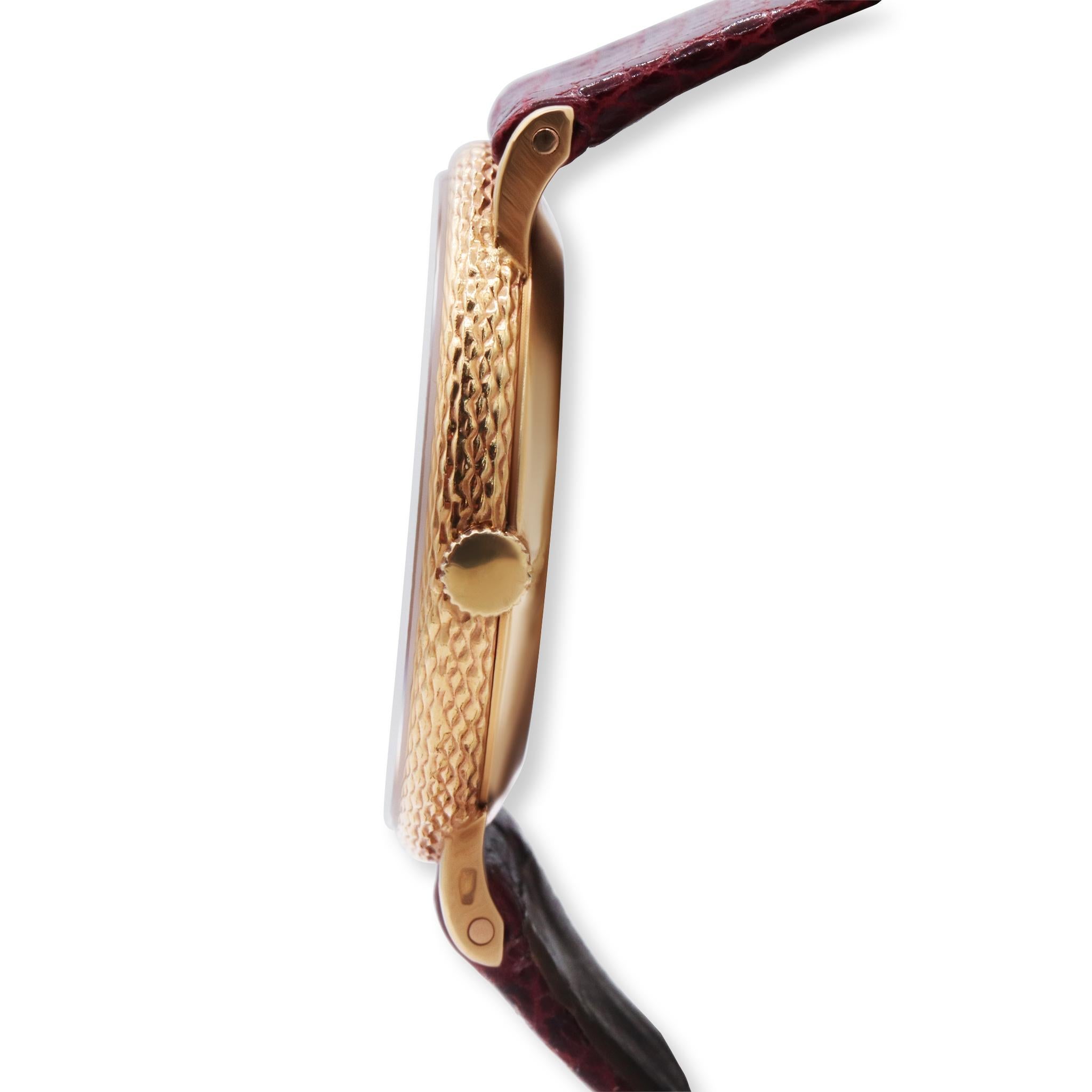 PIAGET Vintage Rare 18K Yellow Gold Ladies 26mm watch In Excellent Condition For Sale In New York, NY