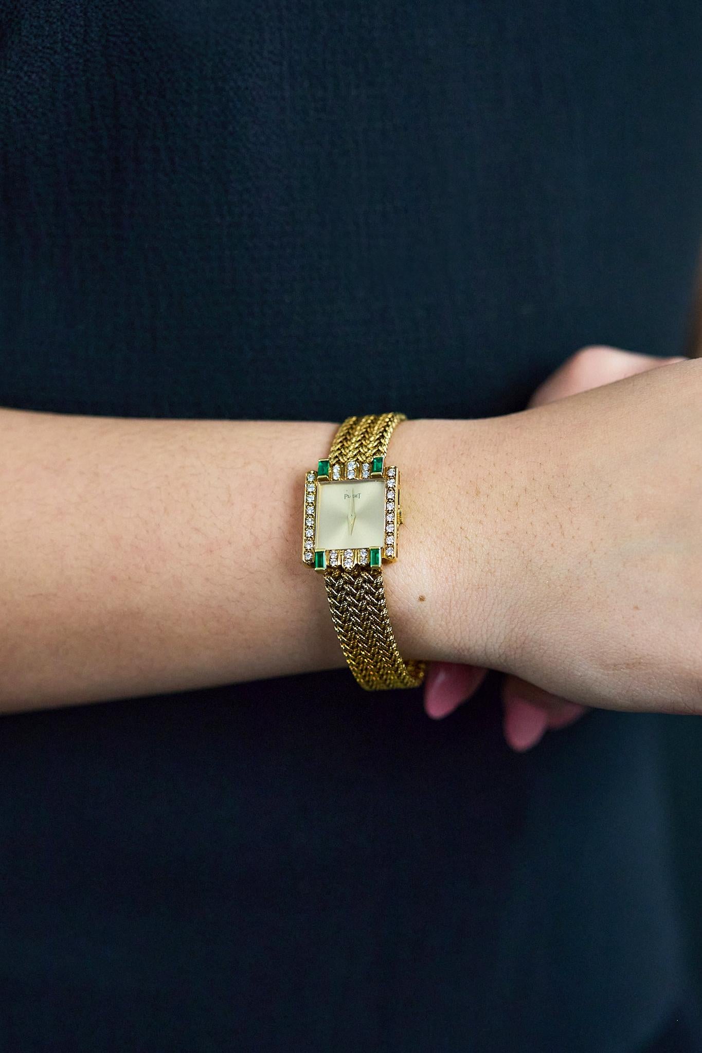 Women's Piaget Vintage Round Brilliant Cut Diamond & Emerald 18K Yellow Gold Watch For Sale