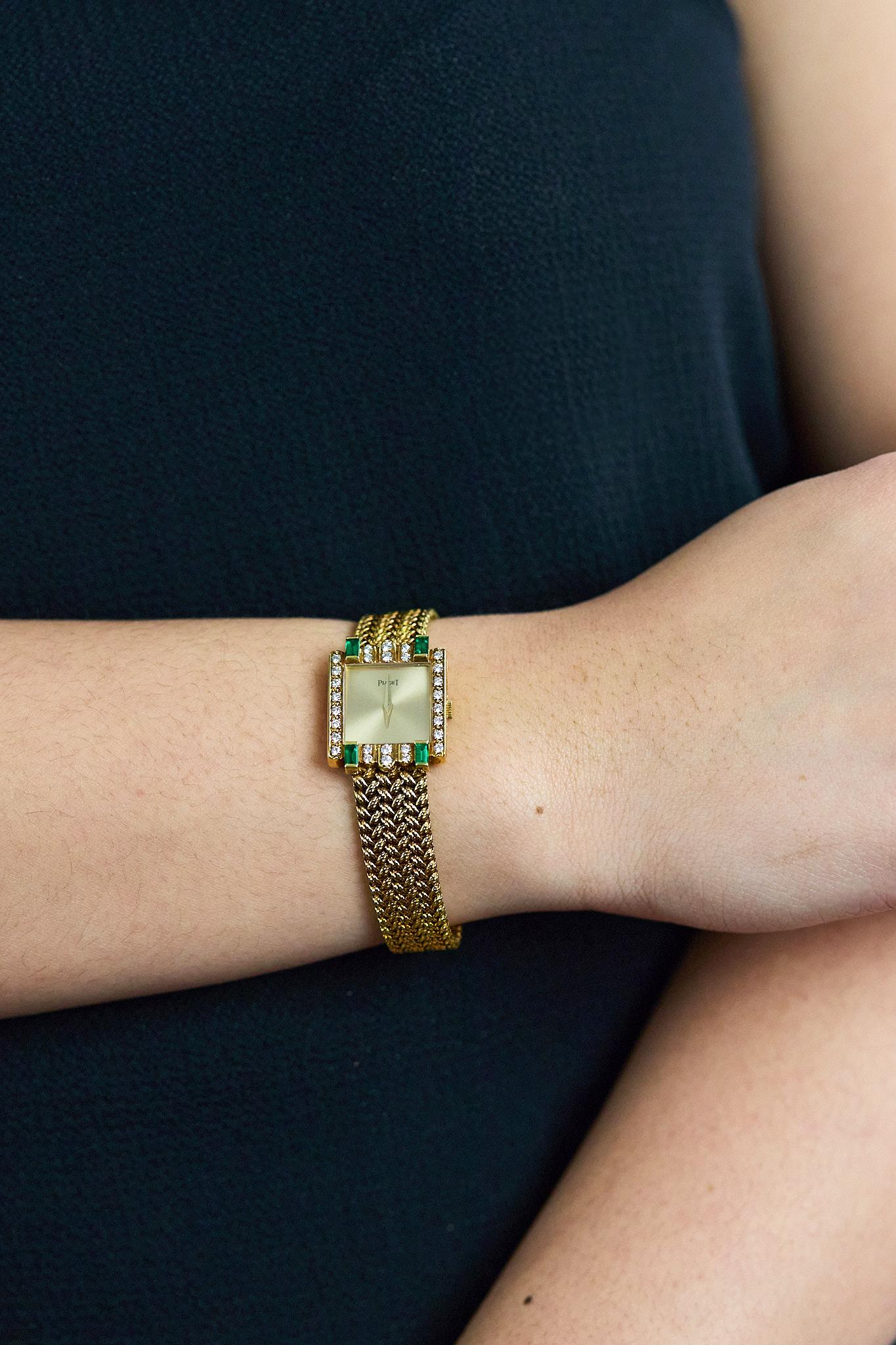 Piaget Vintage Round Brilliant Cut Diamond & Emerald 18K Yellow Gold Watch For Sale 1