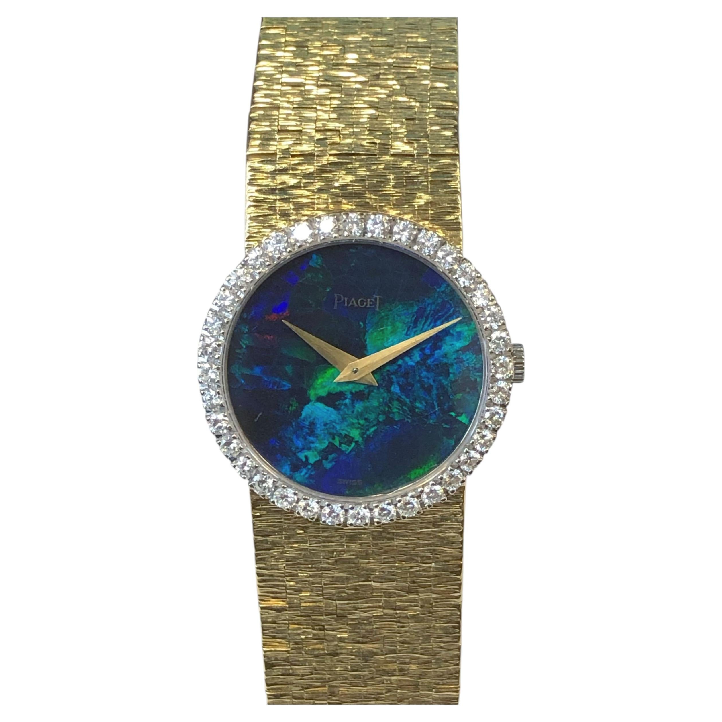 Montre-bracelet Piaget Vintage en or jaune, sertie de diamants et dotée d'un cadran en opale