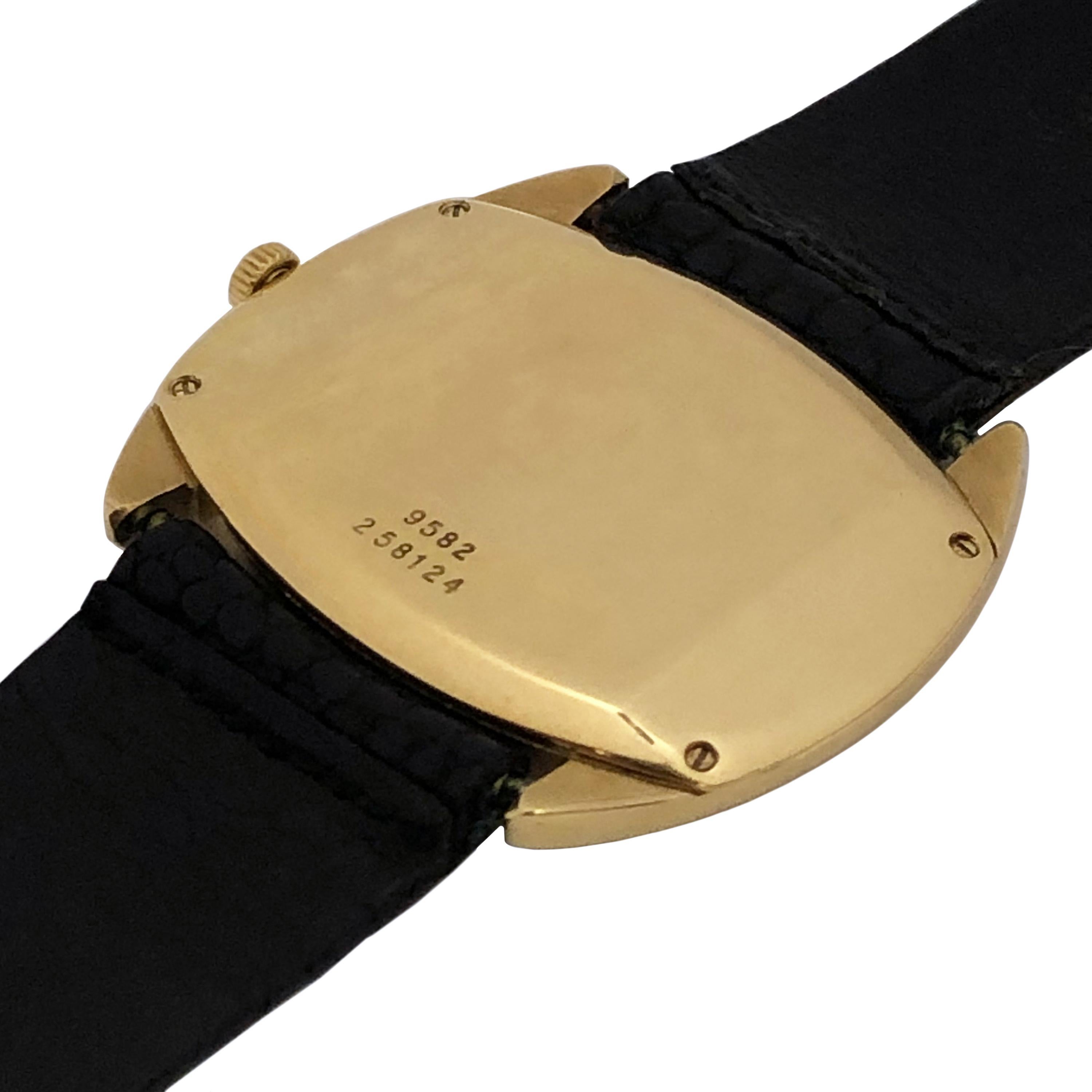 Women's or Men's Piaget Vintage Yellow Gold Mechanical Wrist Watch