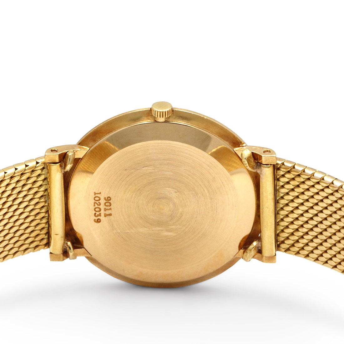Piaget Vintage Yellow Gold Silver Dial Watch In Excellent Condition In New York, NY
