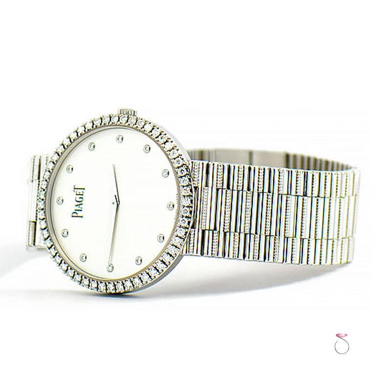Taille ronde Piaget Montre-bracelet manuelle mécanique en or blanc avec cadran et lunette en forme de diamants en vente