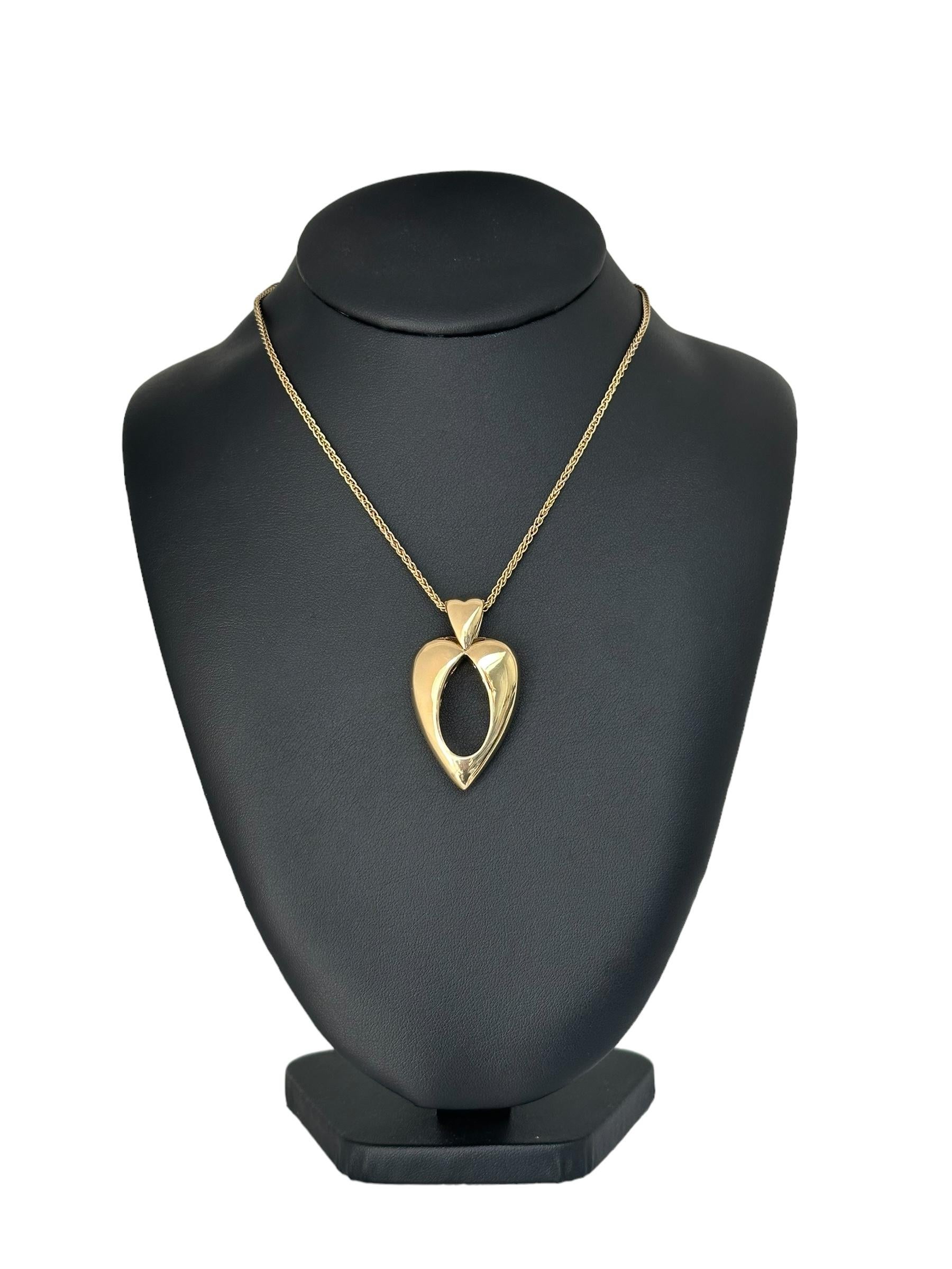 Piaget Pendentif cœur en or jaune en vente 3