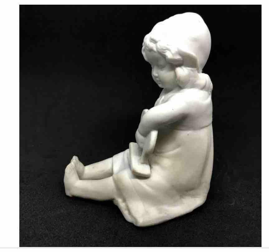 Piano Baby Girls with Toys Bisque Porcelain Figurine Hutschenreuther, 1910s For Sale 1