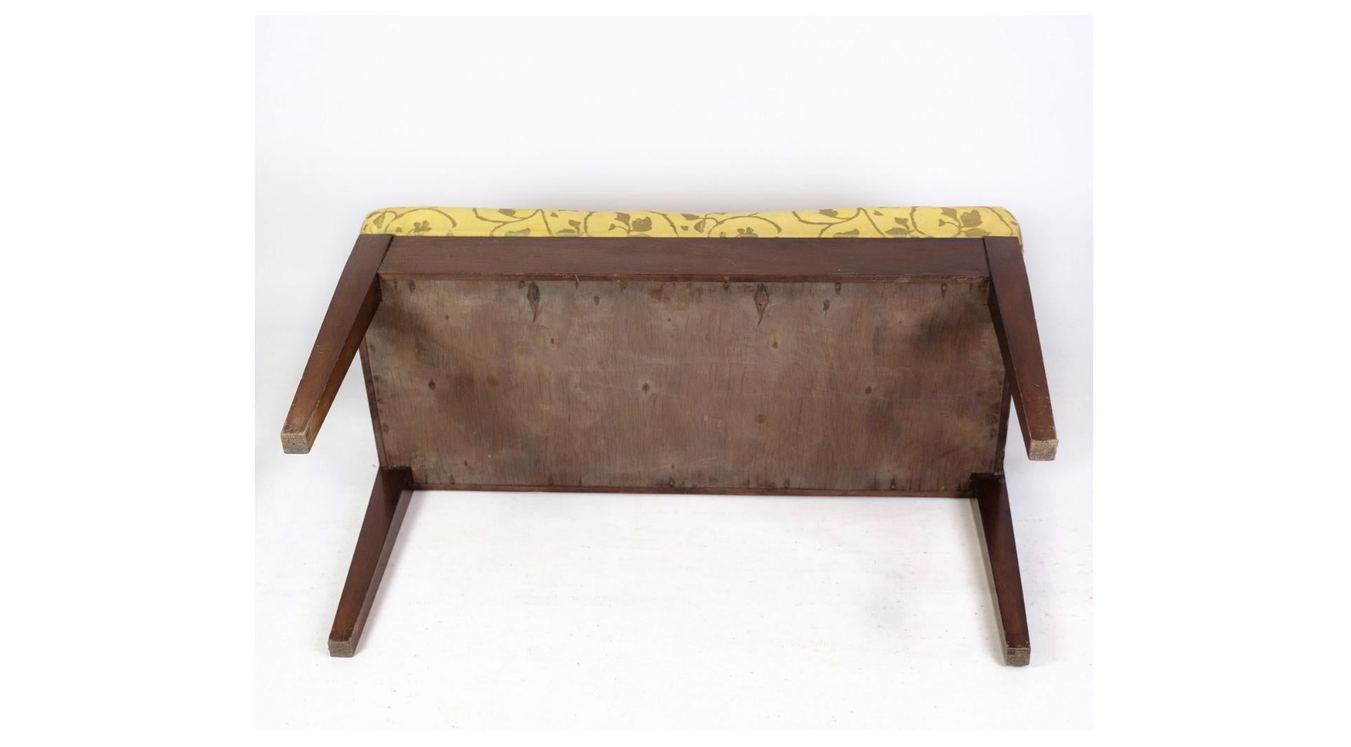 Early 20th Century Piano Bench / Stool Made In Mahogany With Light Floral Fabric From 1910s For Sale
