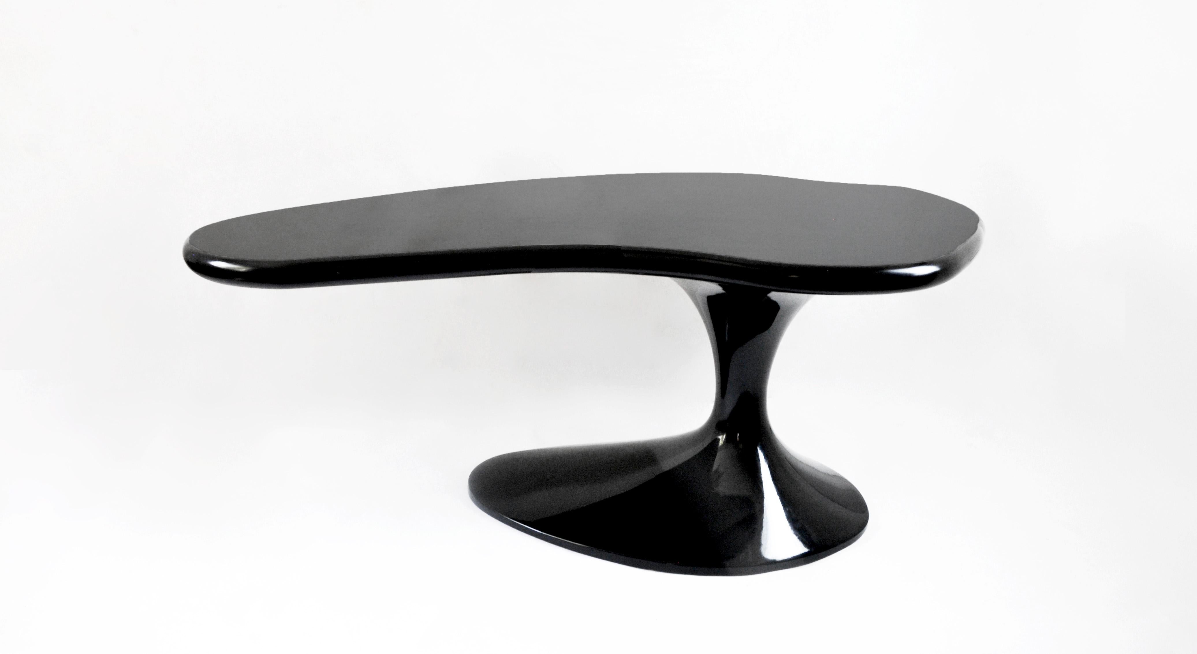 Piano desk black lacqued wood In New Condition For Sale In Ciudad de México, CDMX
