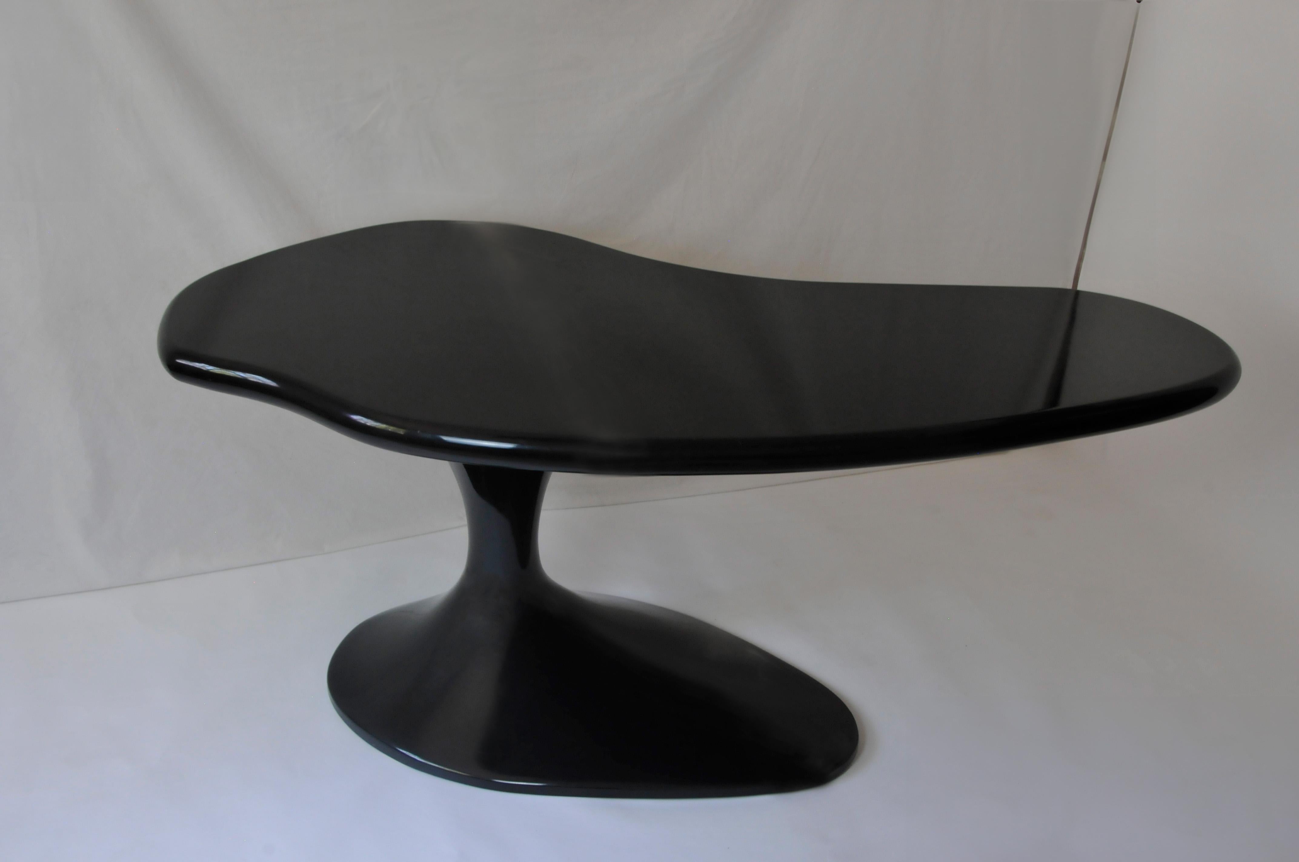 Piano Desk White Lacqued Wood In New Condition For Sale In Ciudad de México, CDMX