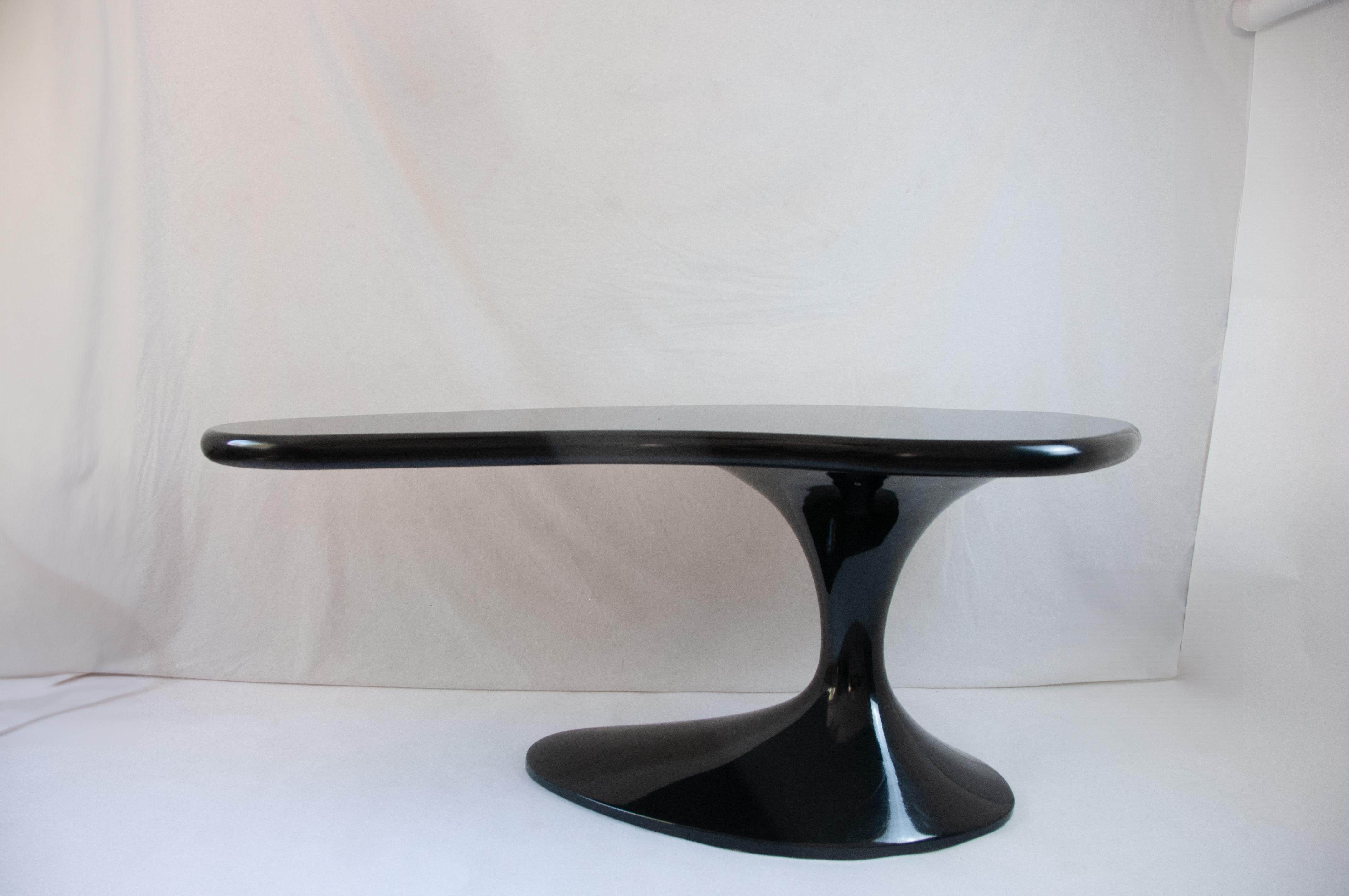 Piano Desk White Lacqued Wood For Sale 1