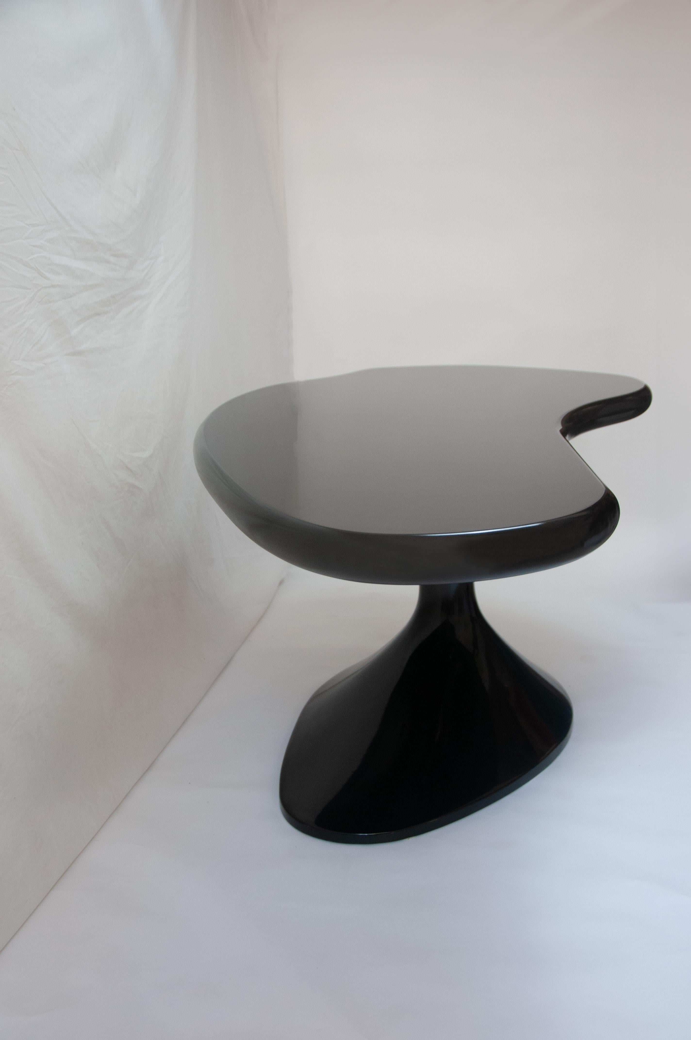 Piano Desk White Lacqued Wood For Sale 2